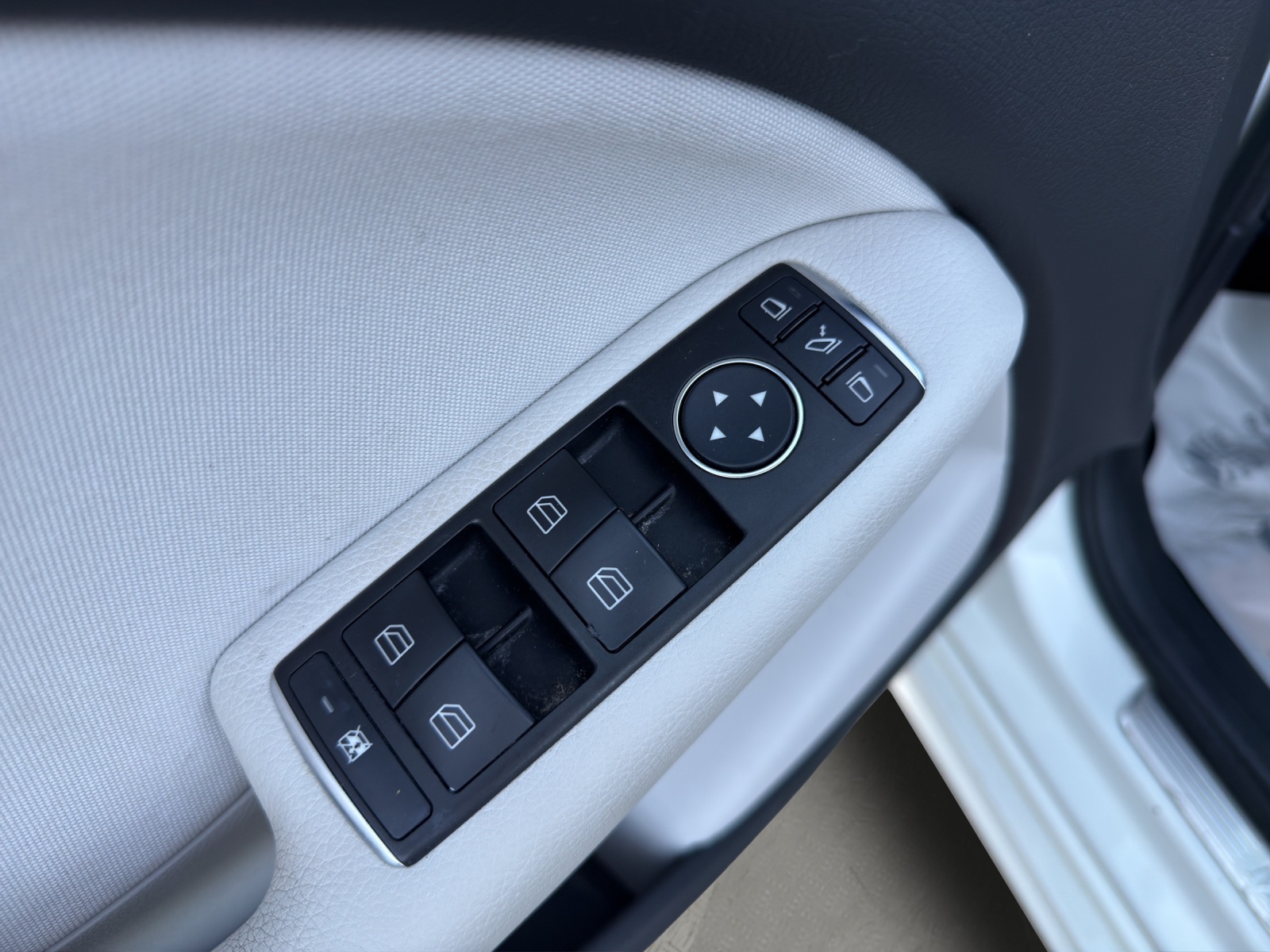 MERCEDES-BENZ B 200 7G-DCT-image-19
