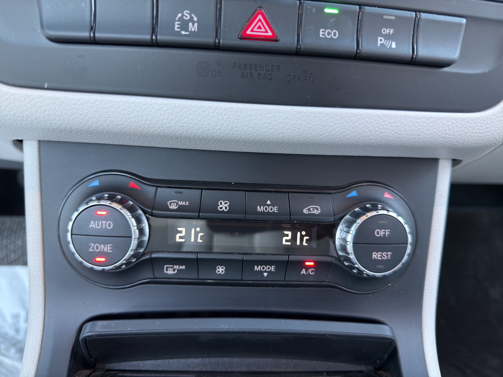 MERCEDES-BENZ B 200 7G-DCT-image-15
