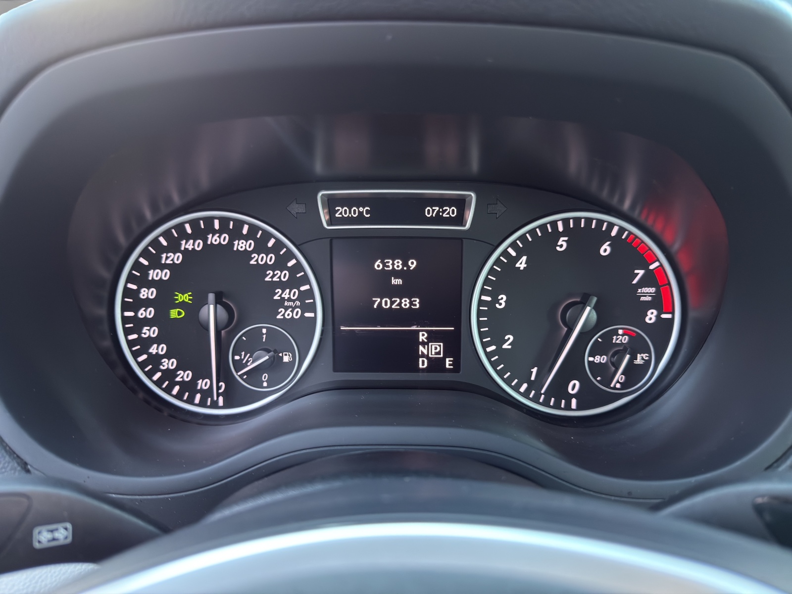 MERCEDES-BENZ B 200 7G-DCT-image-10