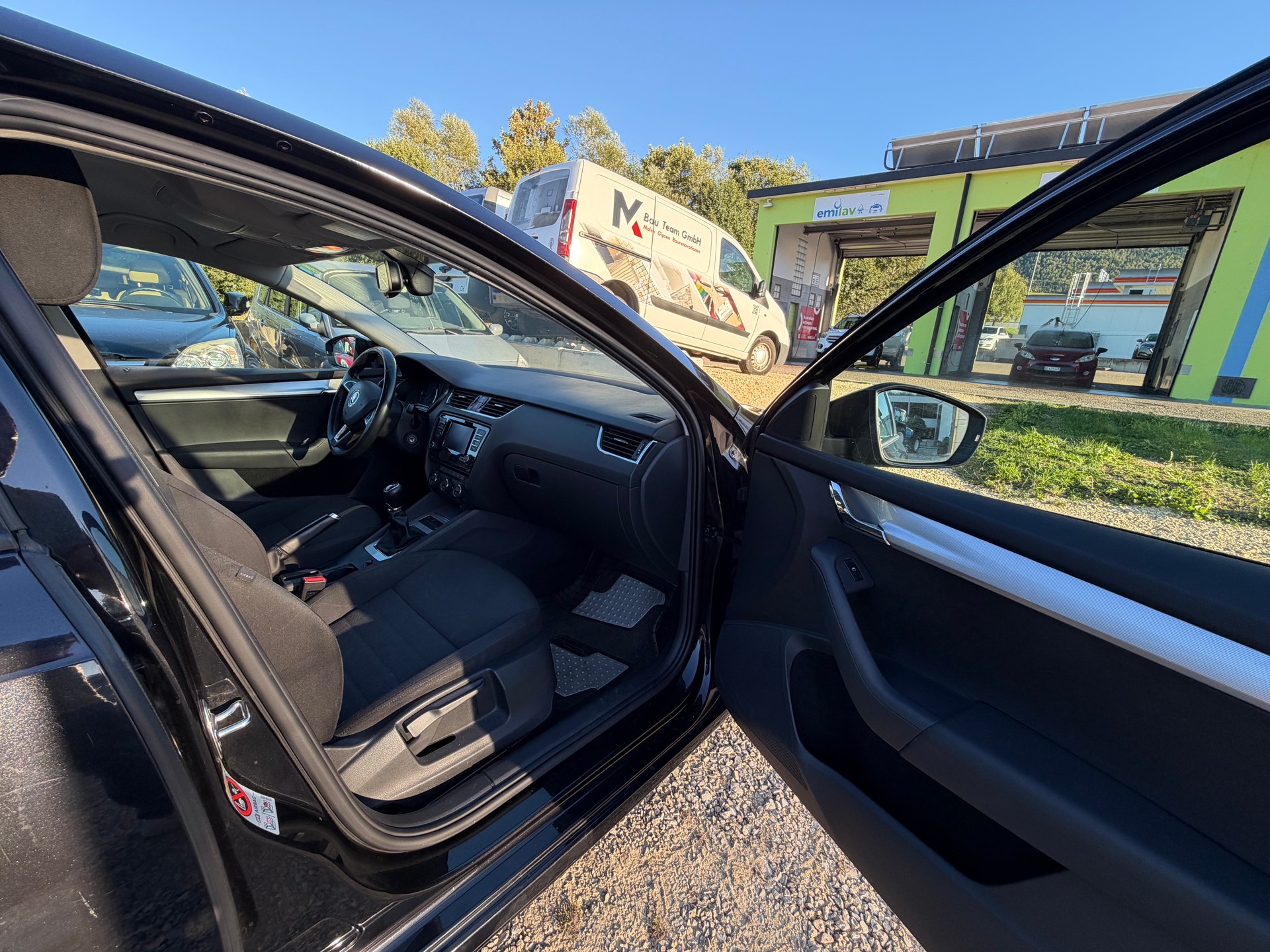 SKODA Octavia 2.0 TDI Ambition-image-6