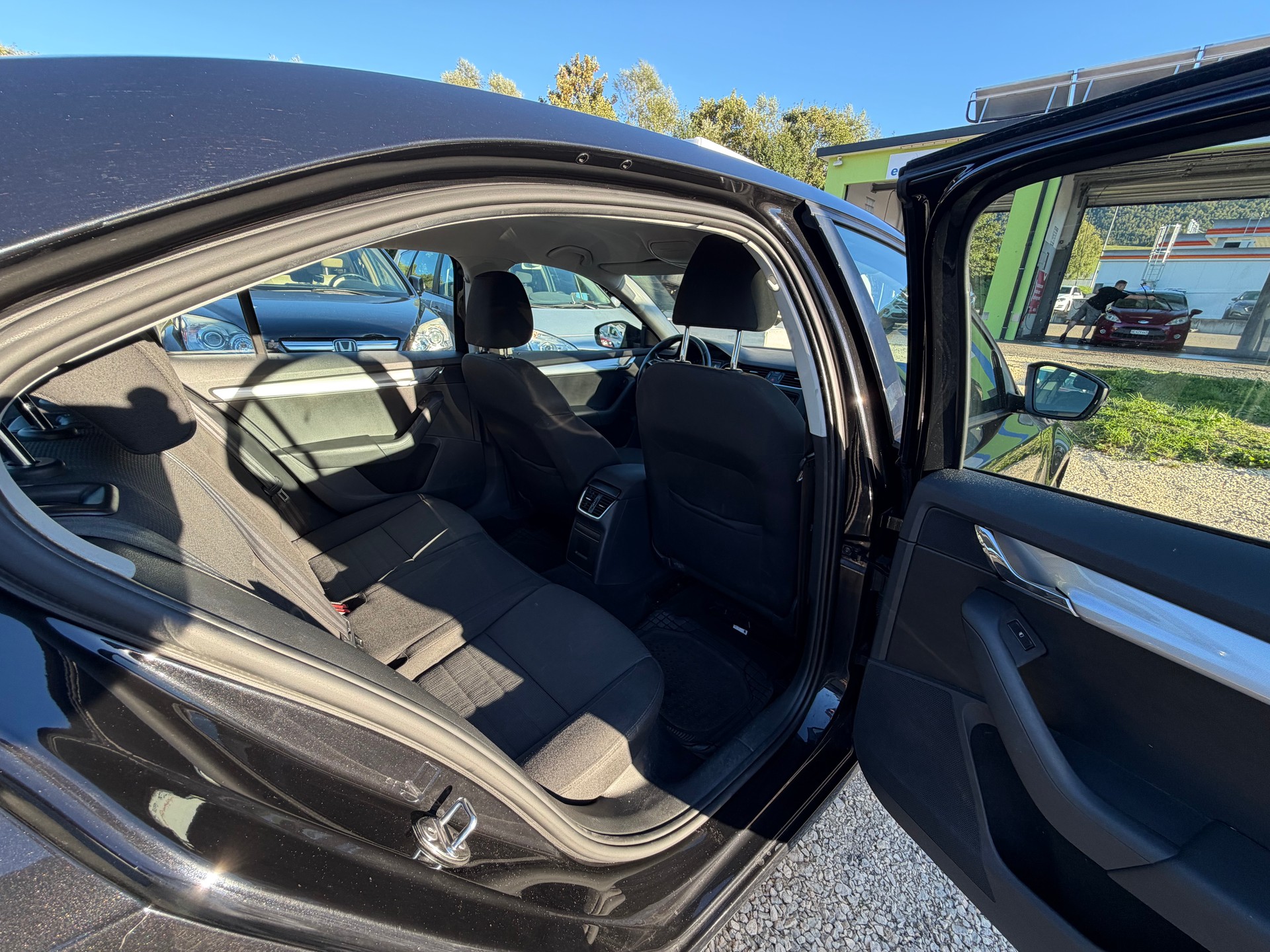 SKODA Octavia 2.0 TDI Ambition-image-7