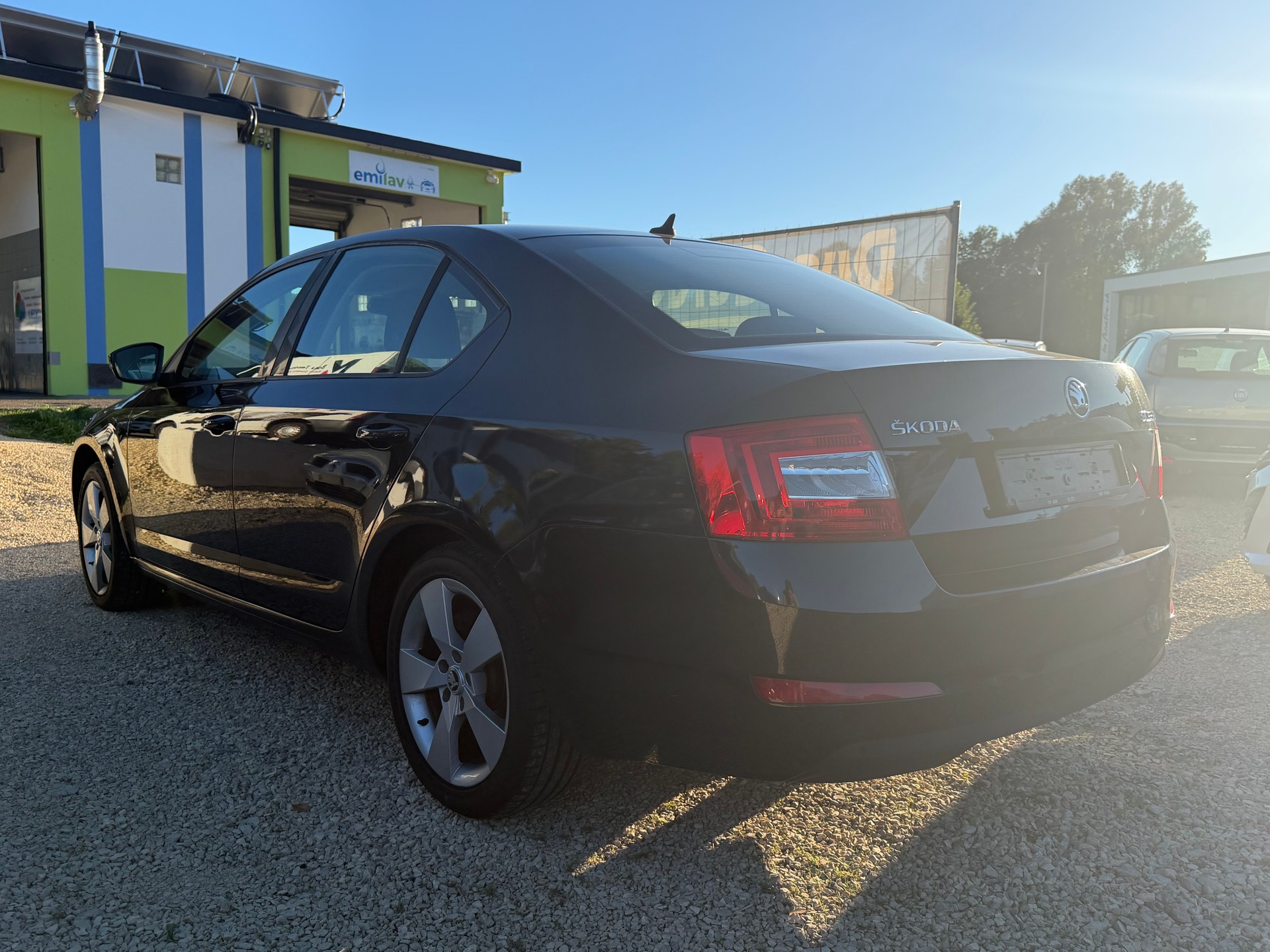 SKODA Octavia 2.0 TDI Ambition-image-2