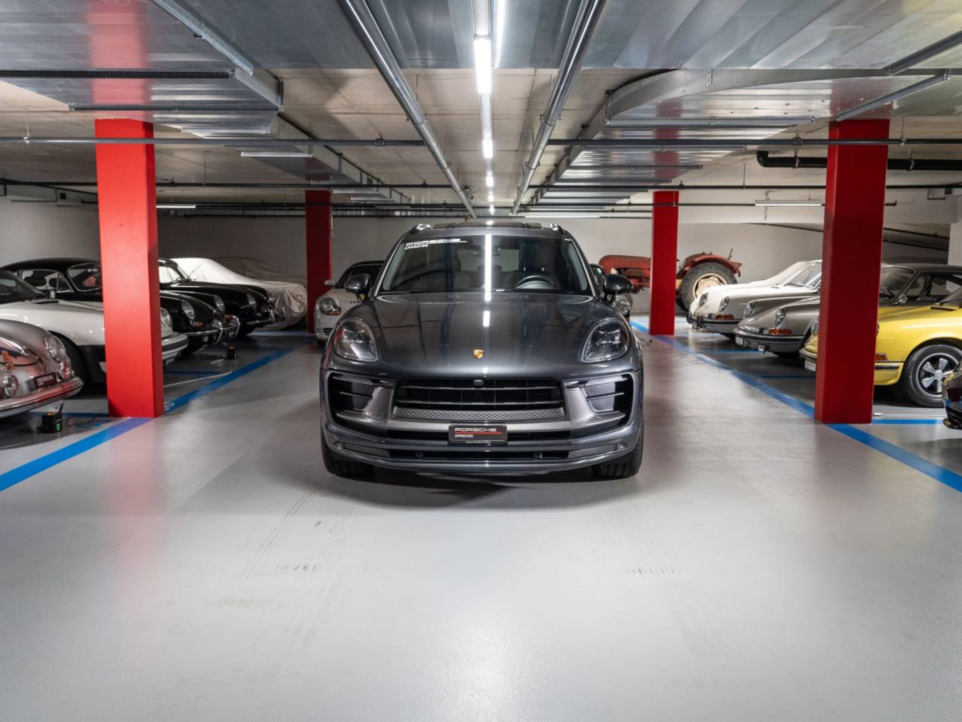 PORSCHE Macan T-image-1