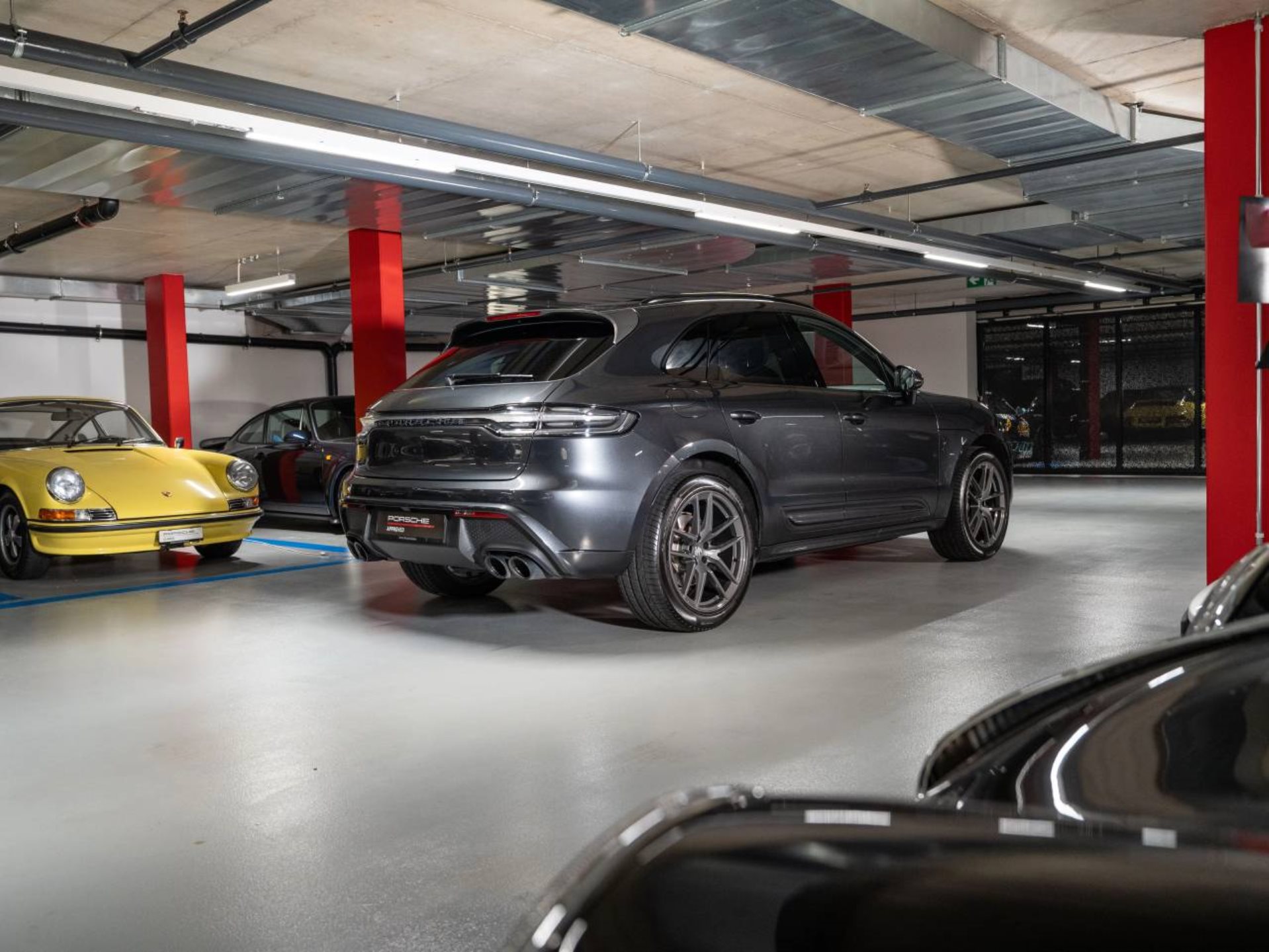 PORSCHE Macan T-image-3
