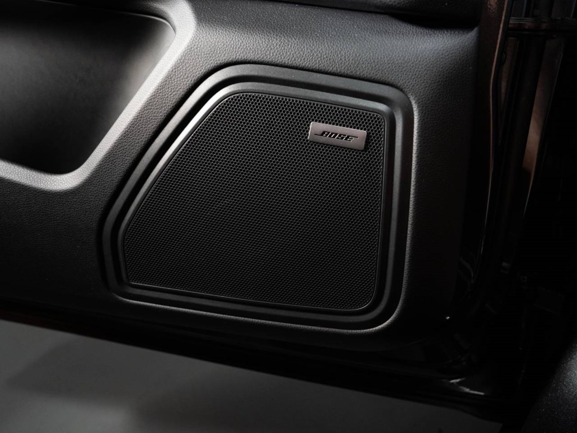 PORSCHE Macan T-image-11