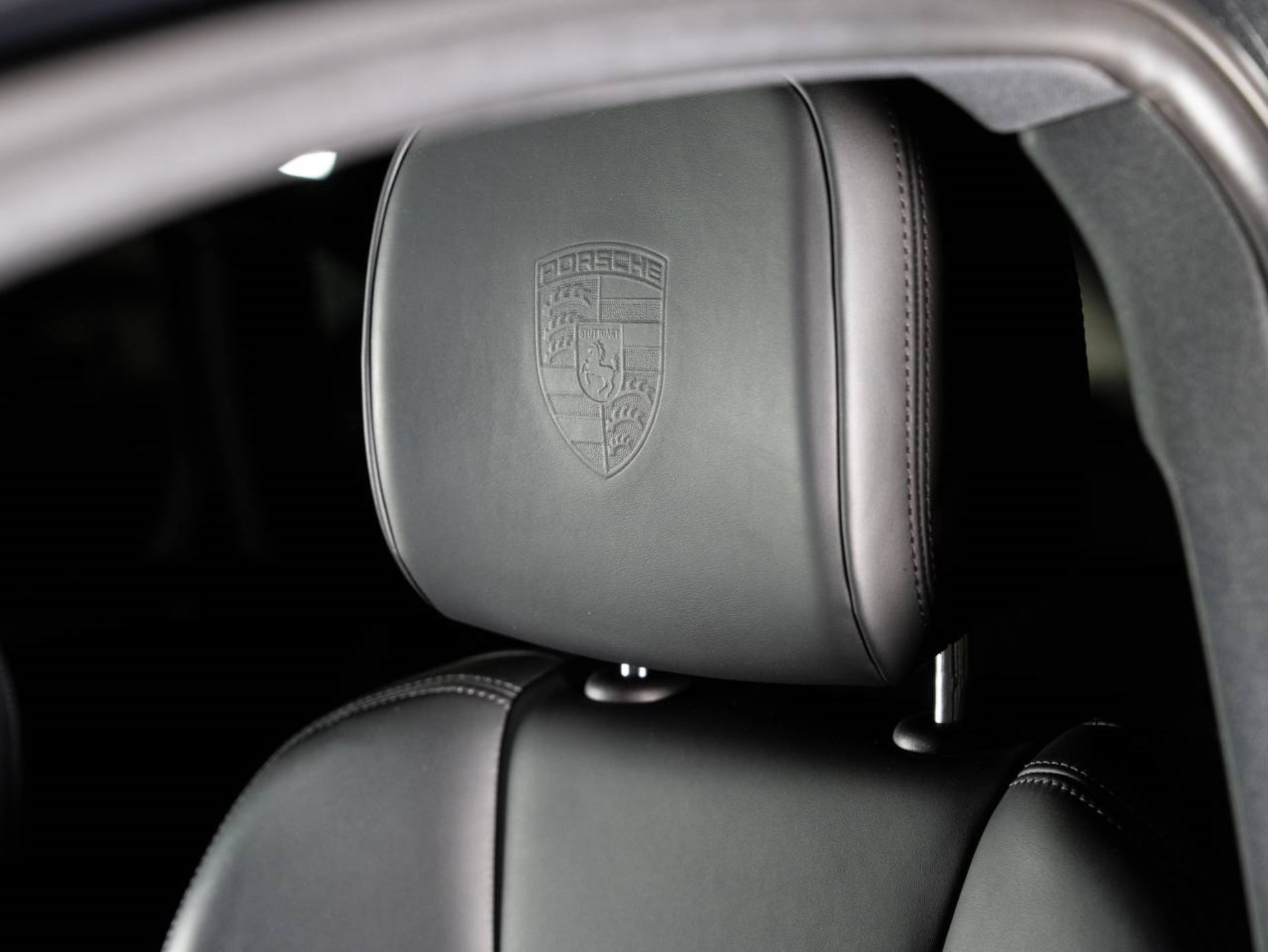 PORSCHE Macan T-image-17