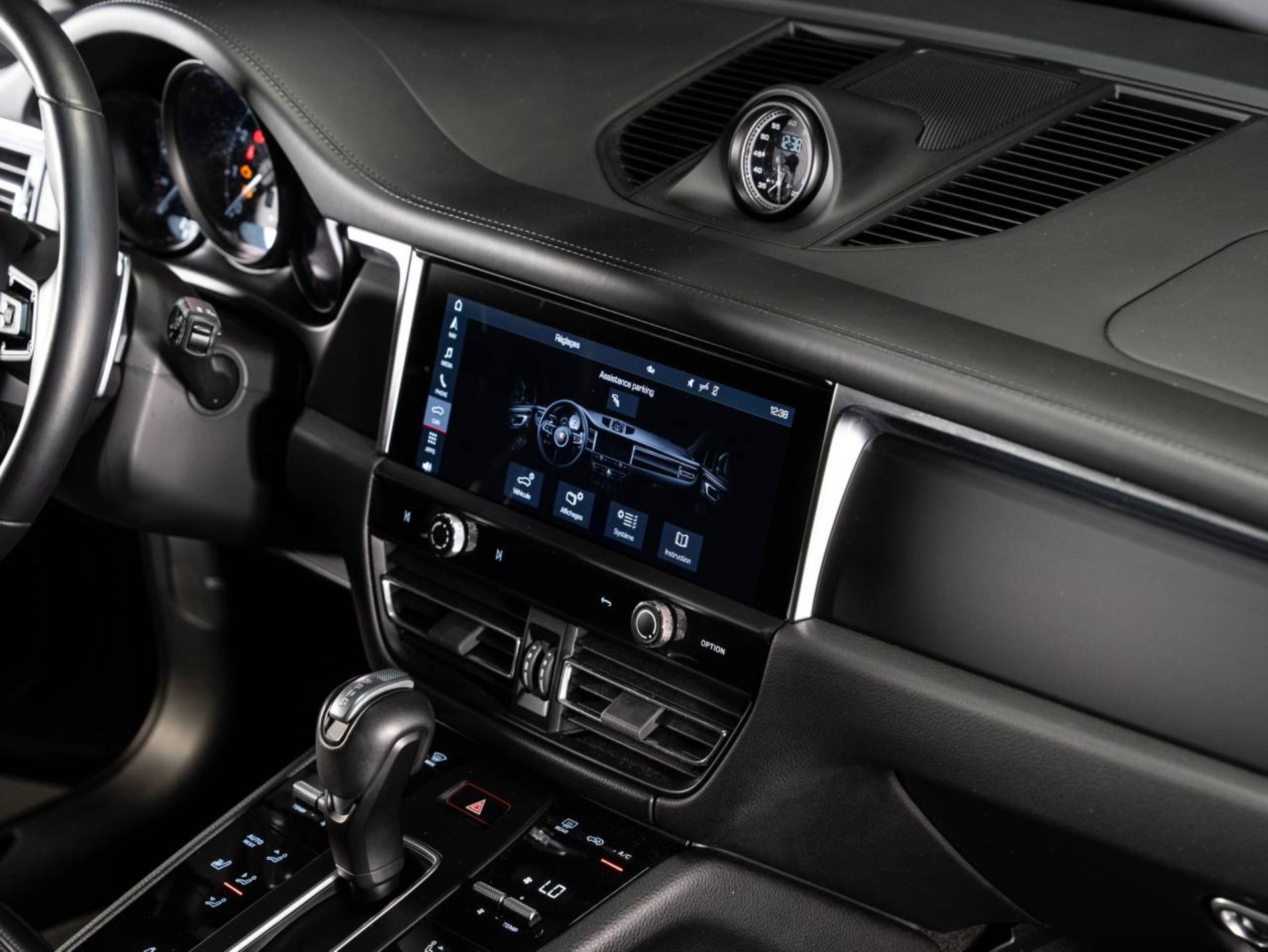 PORSCHE Macan T-image-13