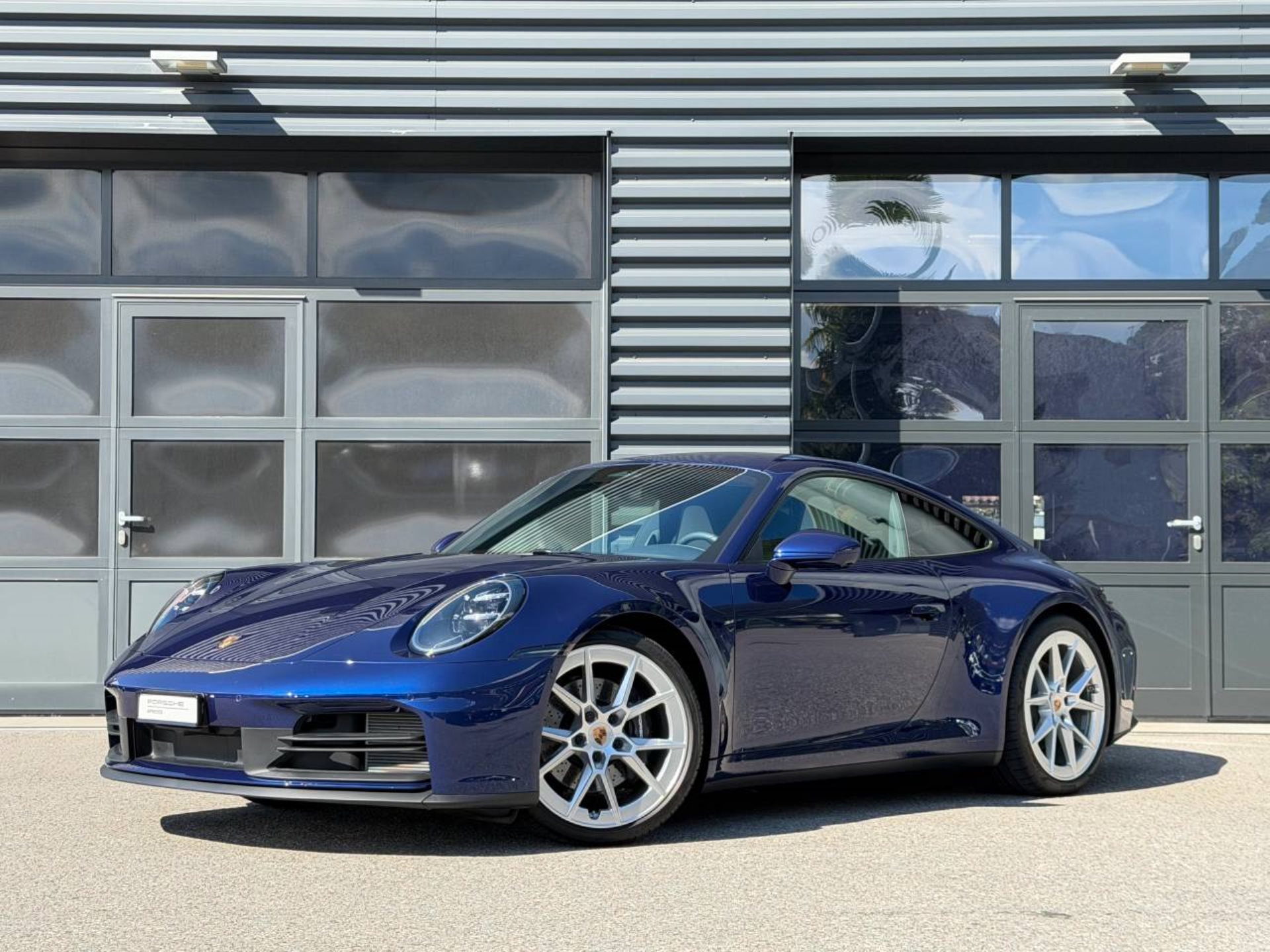 PORSCHE 911 Carrera