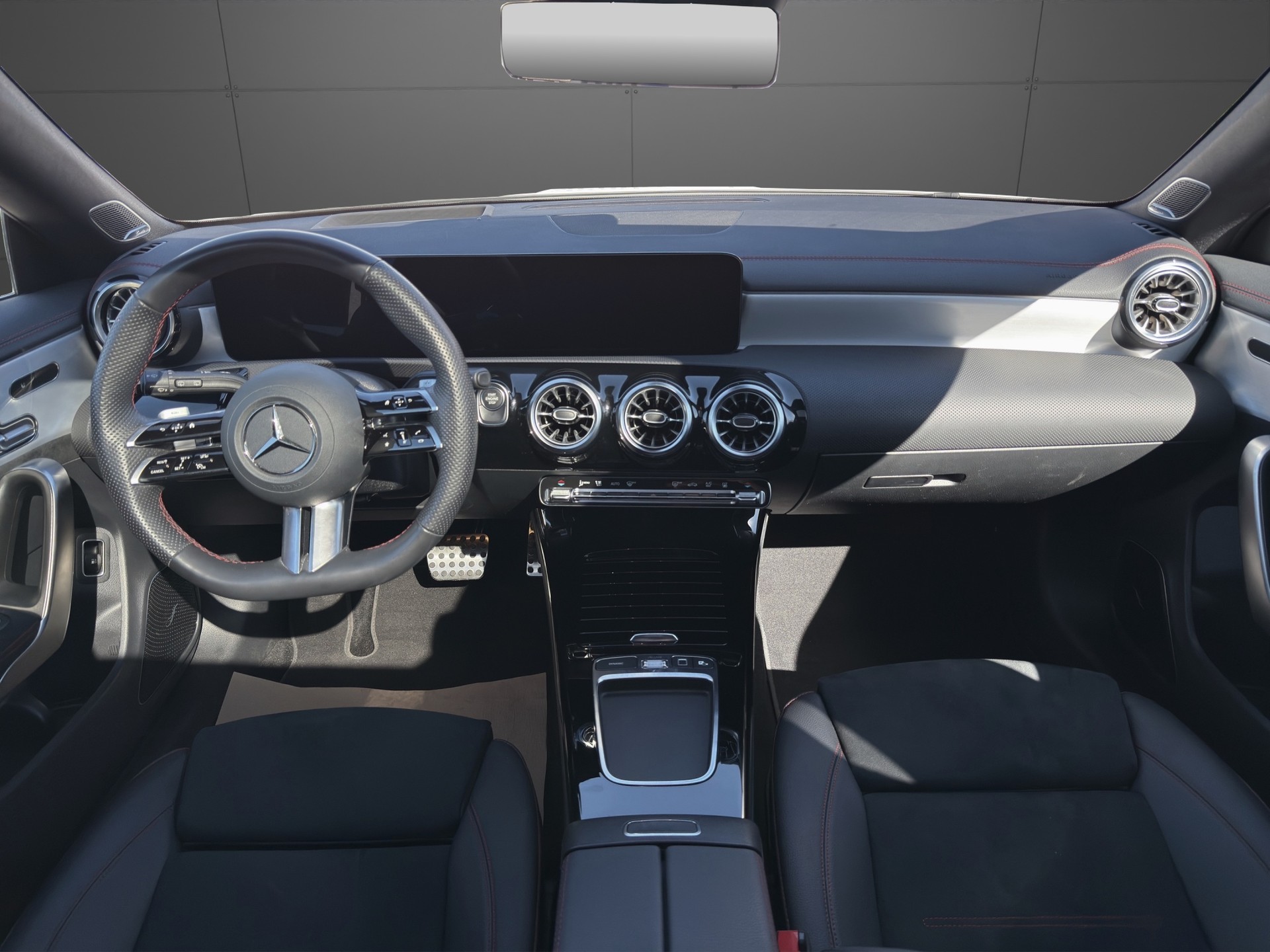 MERCEDES-BENZ CLA 250 e EQ Star AMG Line Shooting Brake-image-12