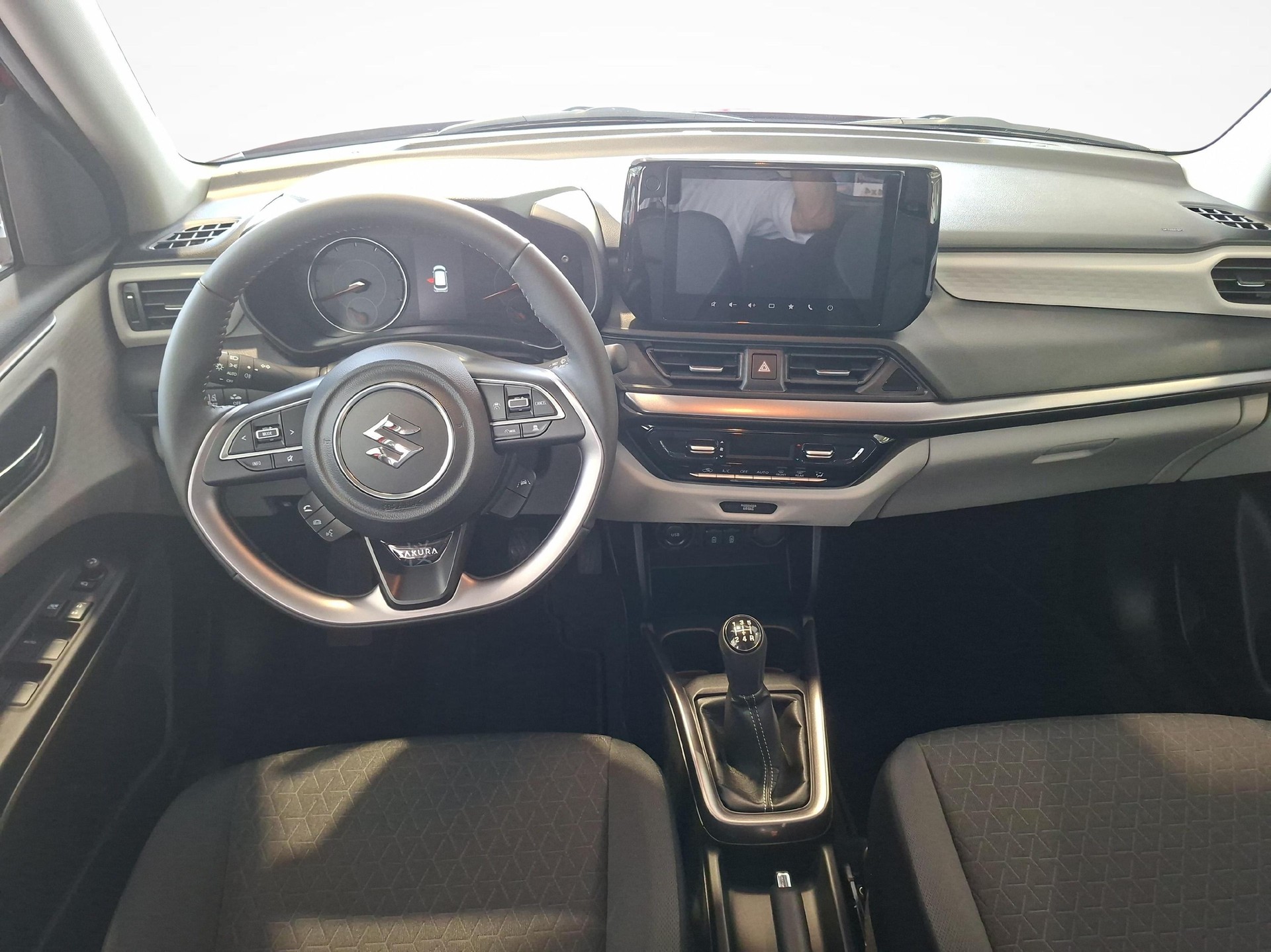 SUZUKI Swift 1.2 Sakura Top Hybrid 4x4 / 1.99% Leasing mit Protect Versicherung-image-8
