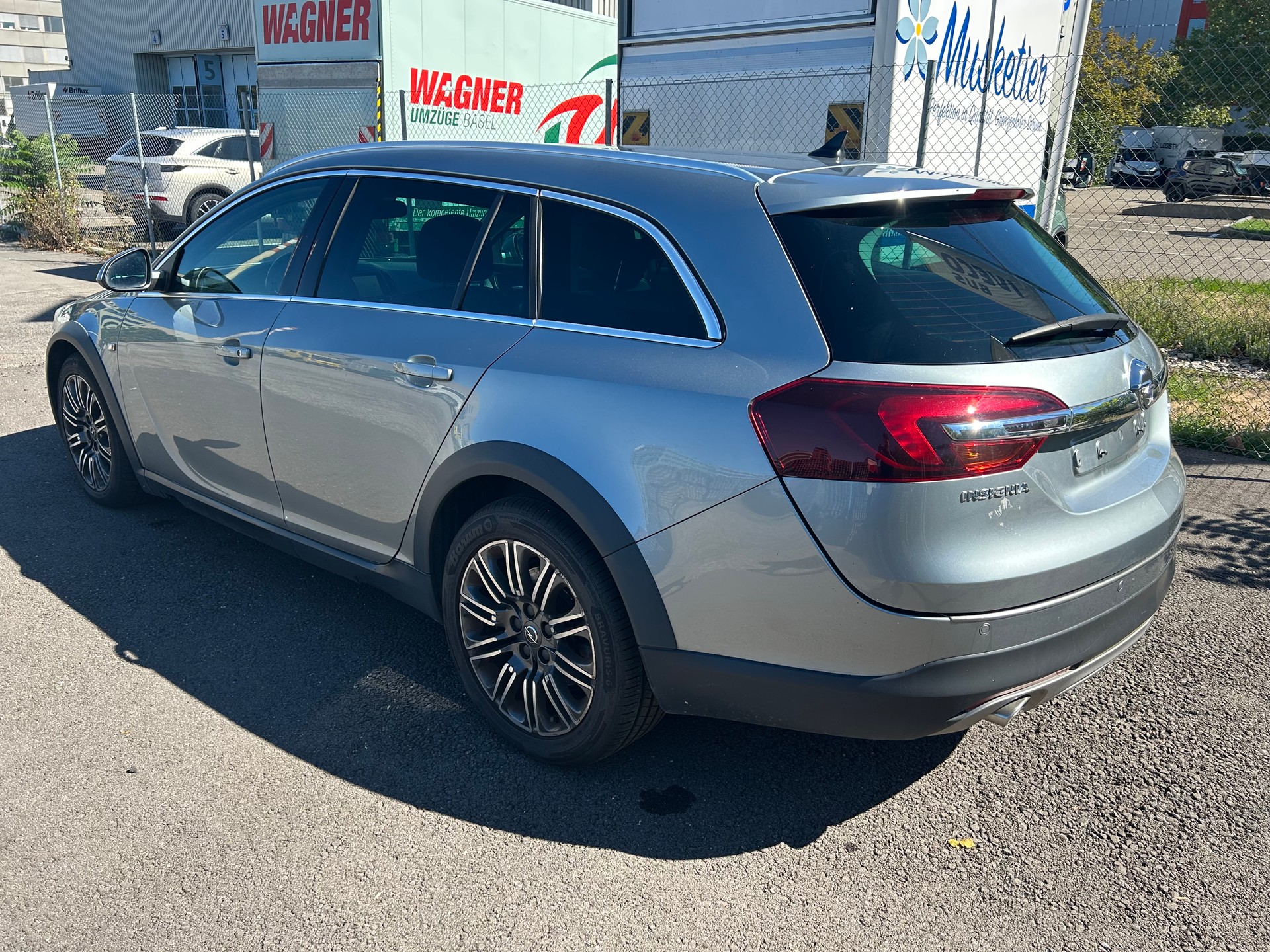 OPEL Insignia Country Tourer 2.0 CDTI 4WD Automatic-image-2