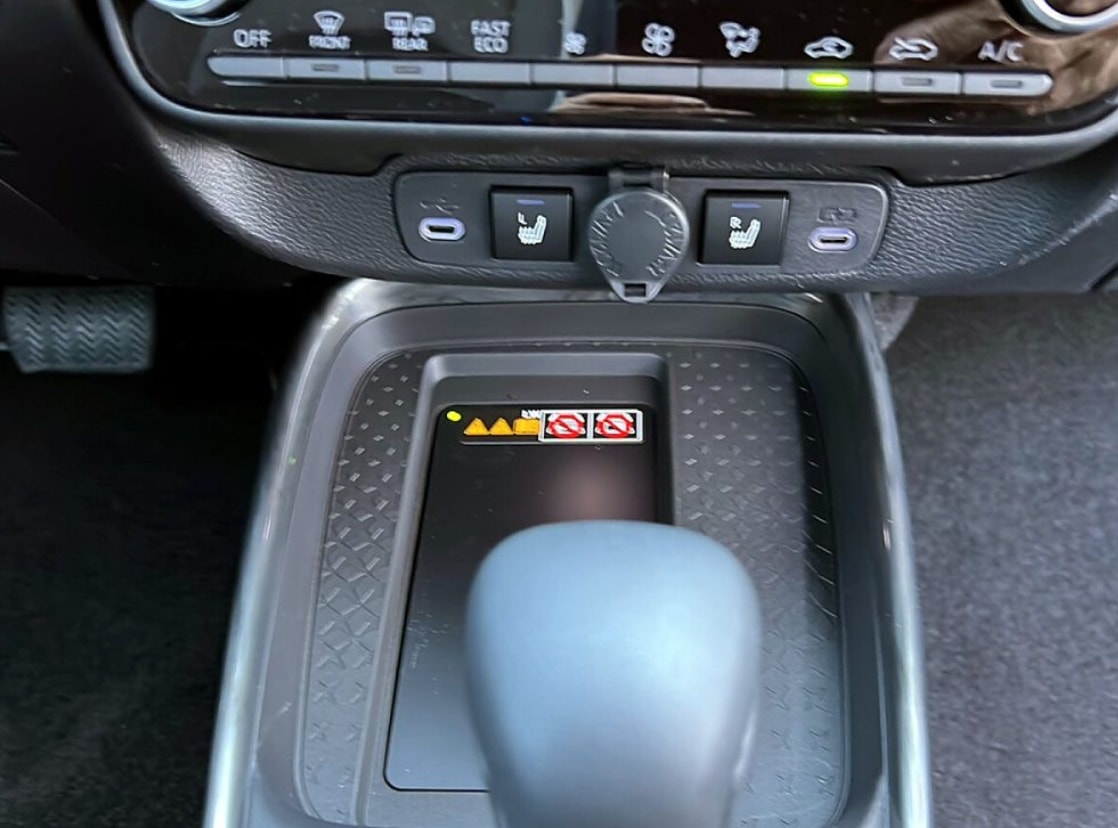 TOYOTA Aygo X 1.5 GR Sport e-CVT-image-12