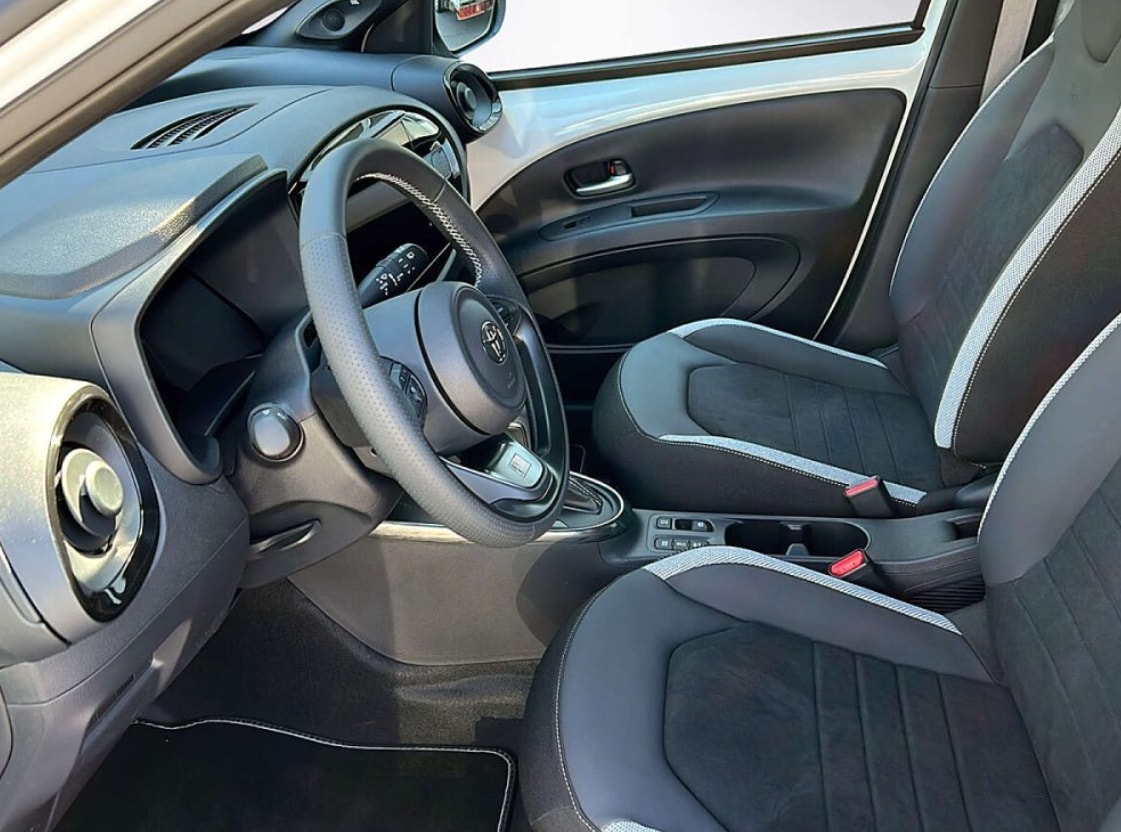 TOYOTA Aygo X 1.5 GR Sport e-CVT-image-5