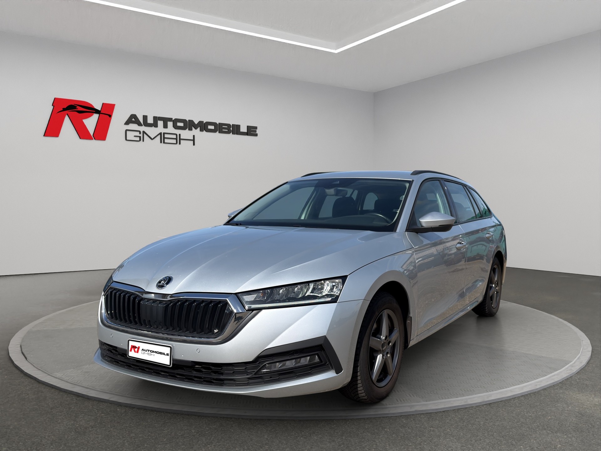 SKODA Octavia Combi 2.0 TDI DSG Style-image-0