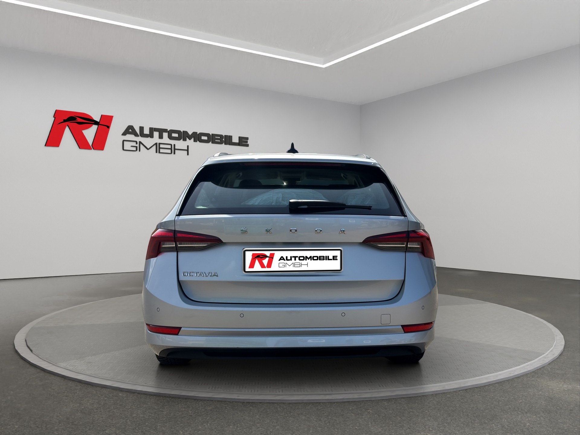 SKODA Octavia Combi 2.0 TDI DSG Style-image-4
