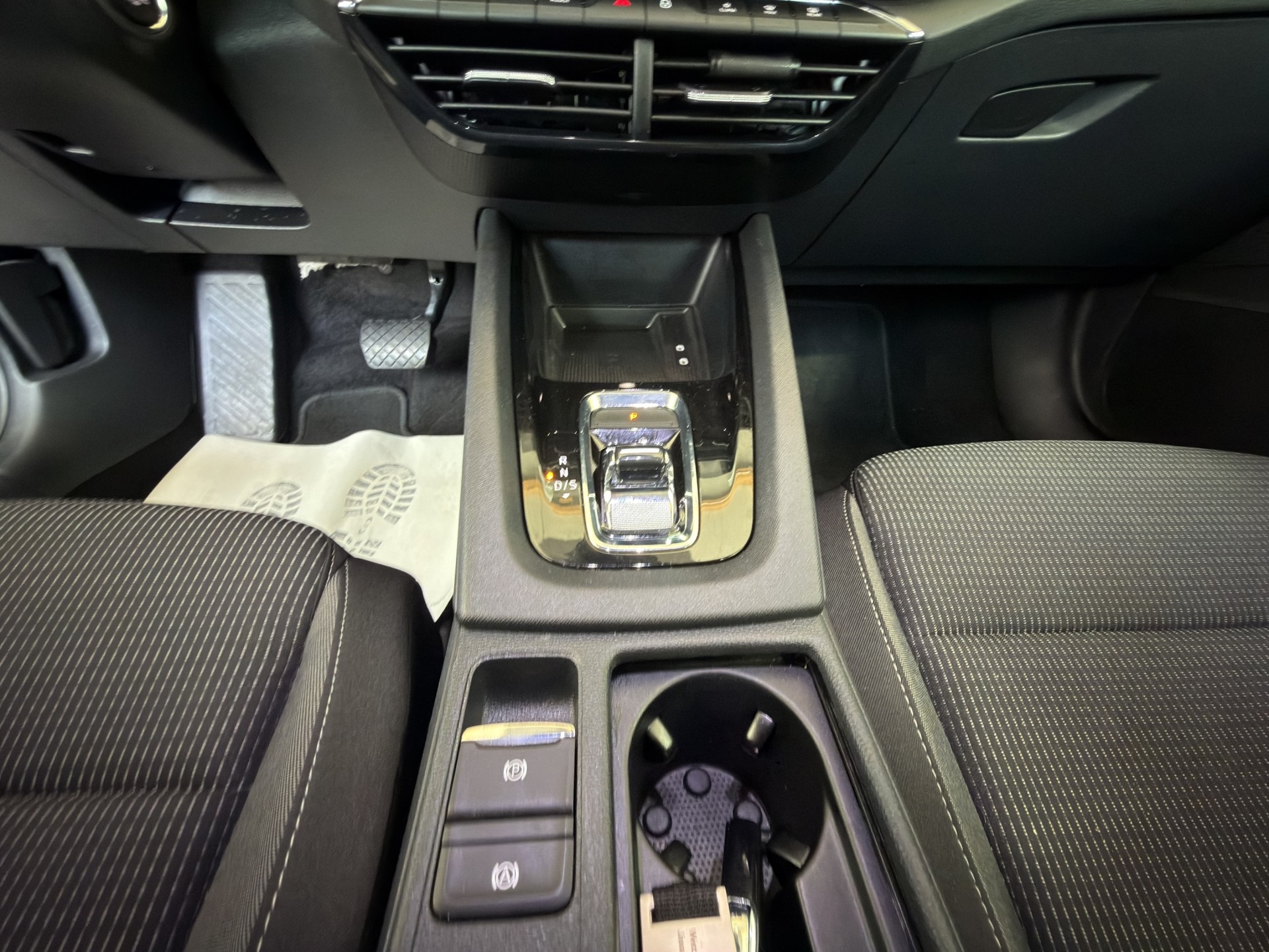 SKODA Octavia Combi 2.0 TDI DSG Style-image-12