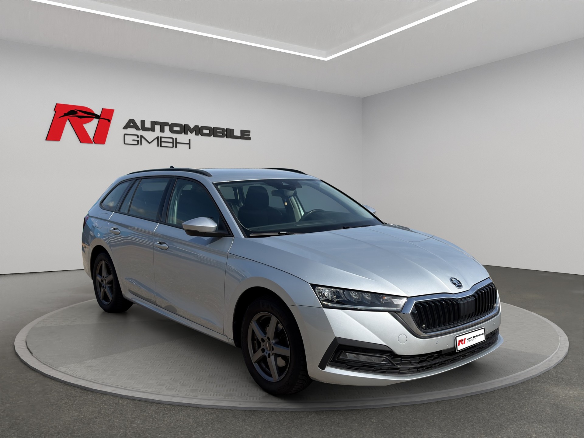 SKODA Octavia Combi 2.0 TDI DSG Style-image-6