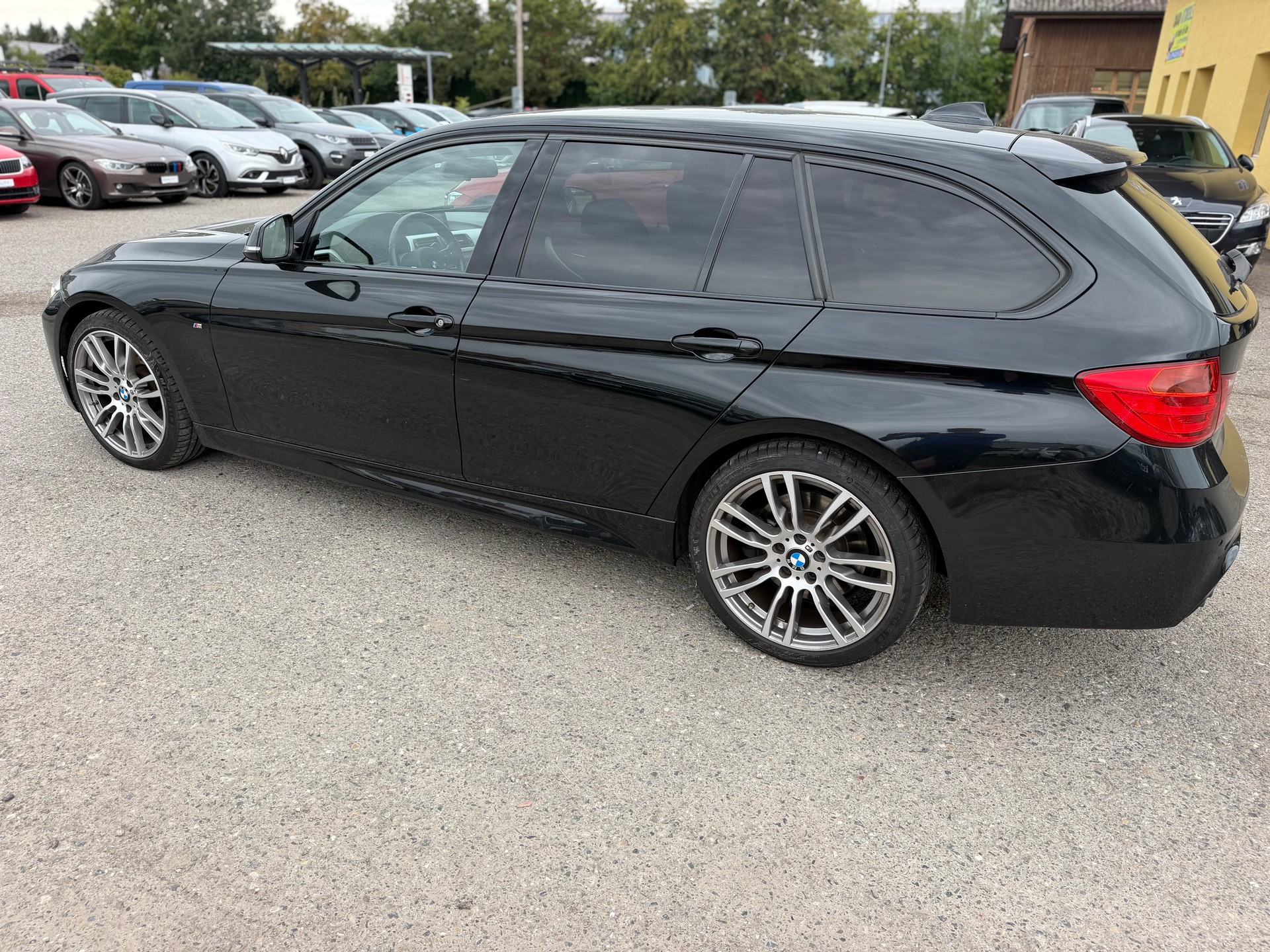 BMW 330d xDrive Touring Steptronic-image-7