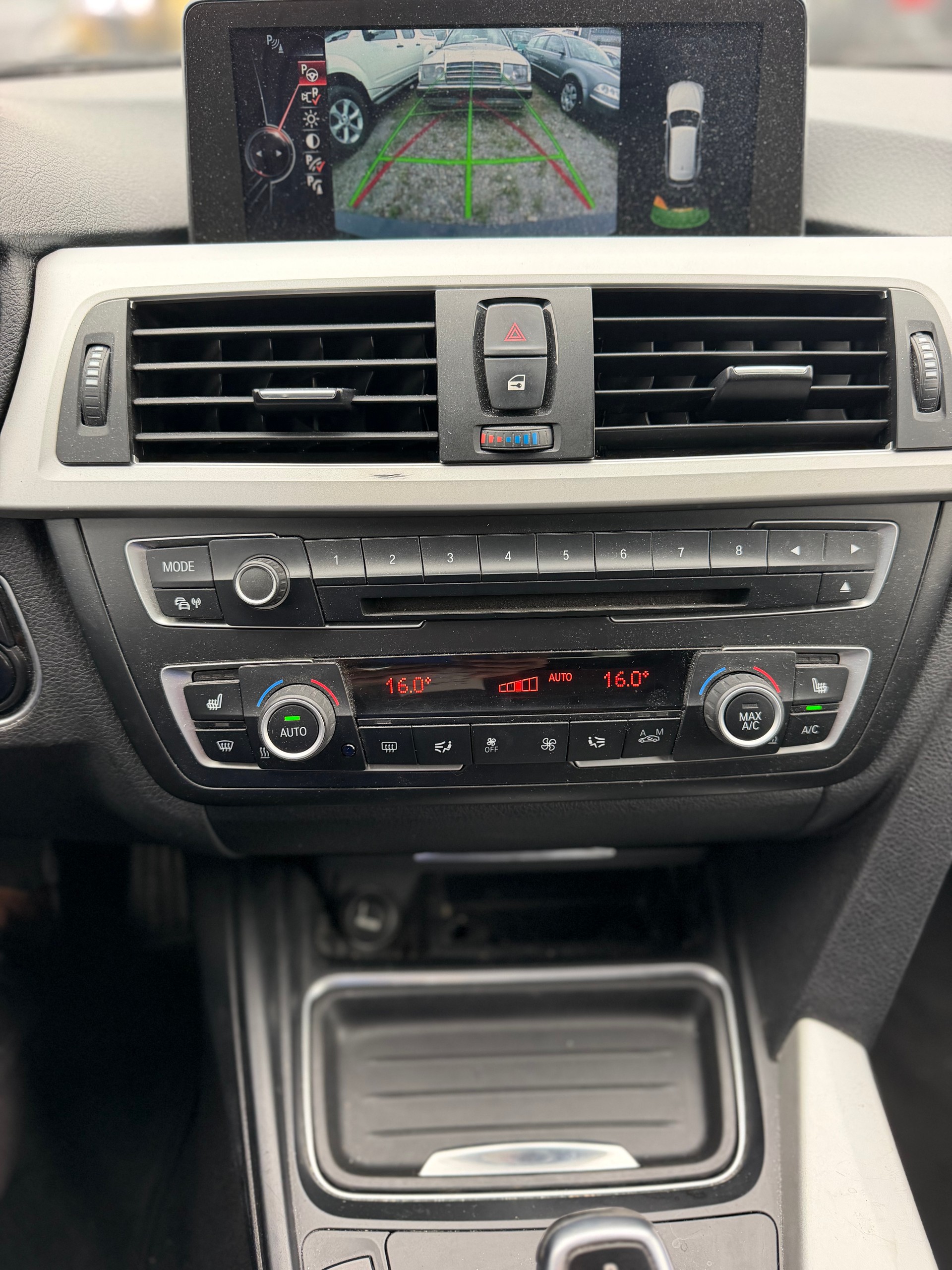 BMW 330d xDrive Touring Steptronic-image-17
