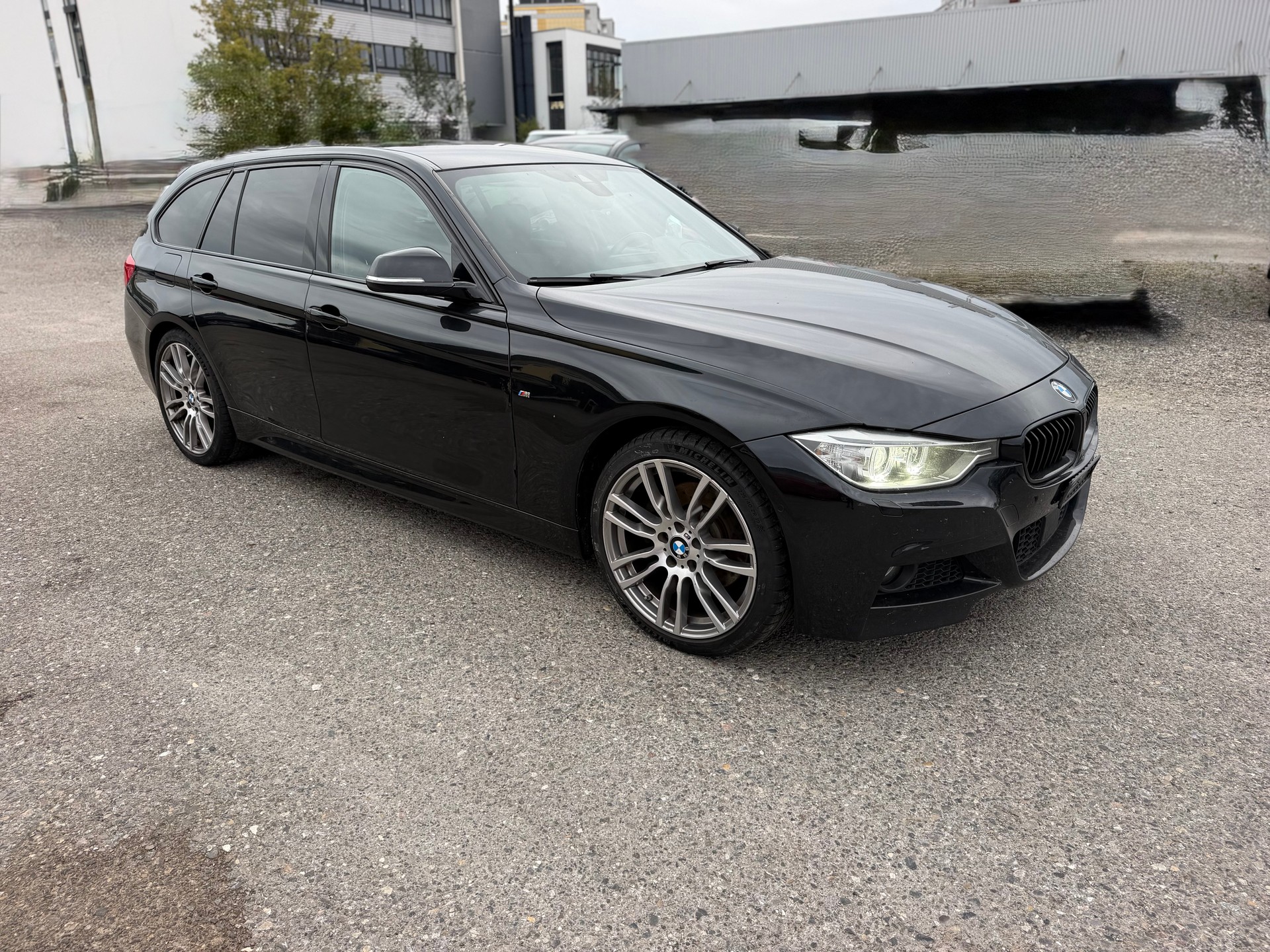 BMW 330d xDrive Touring Steptronic-image-2