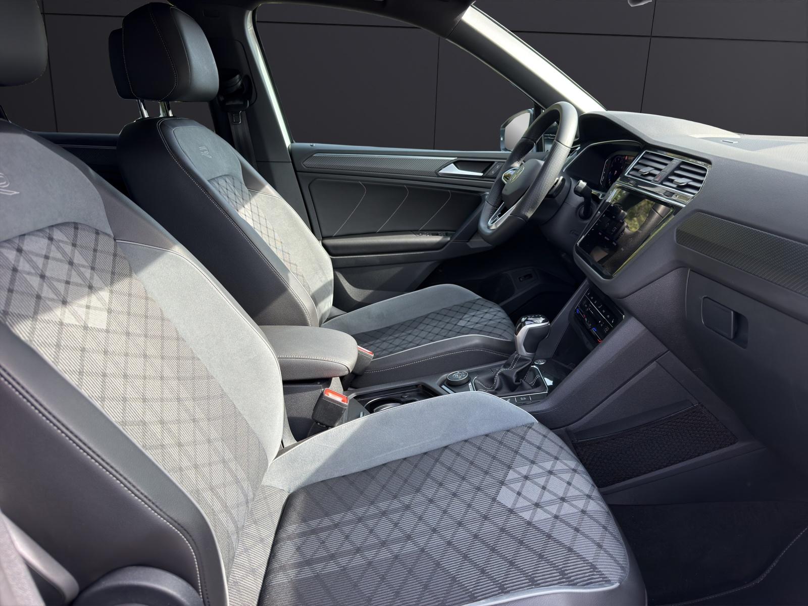 VW Tiguan 2.0 TSI R-Line DSG-image-18