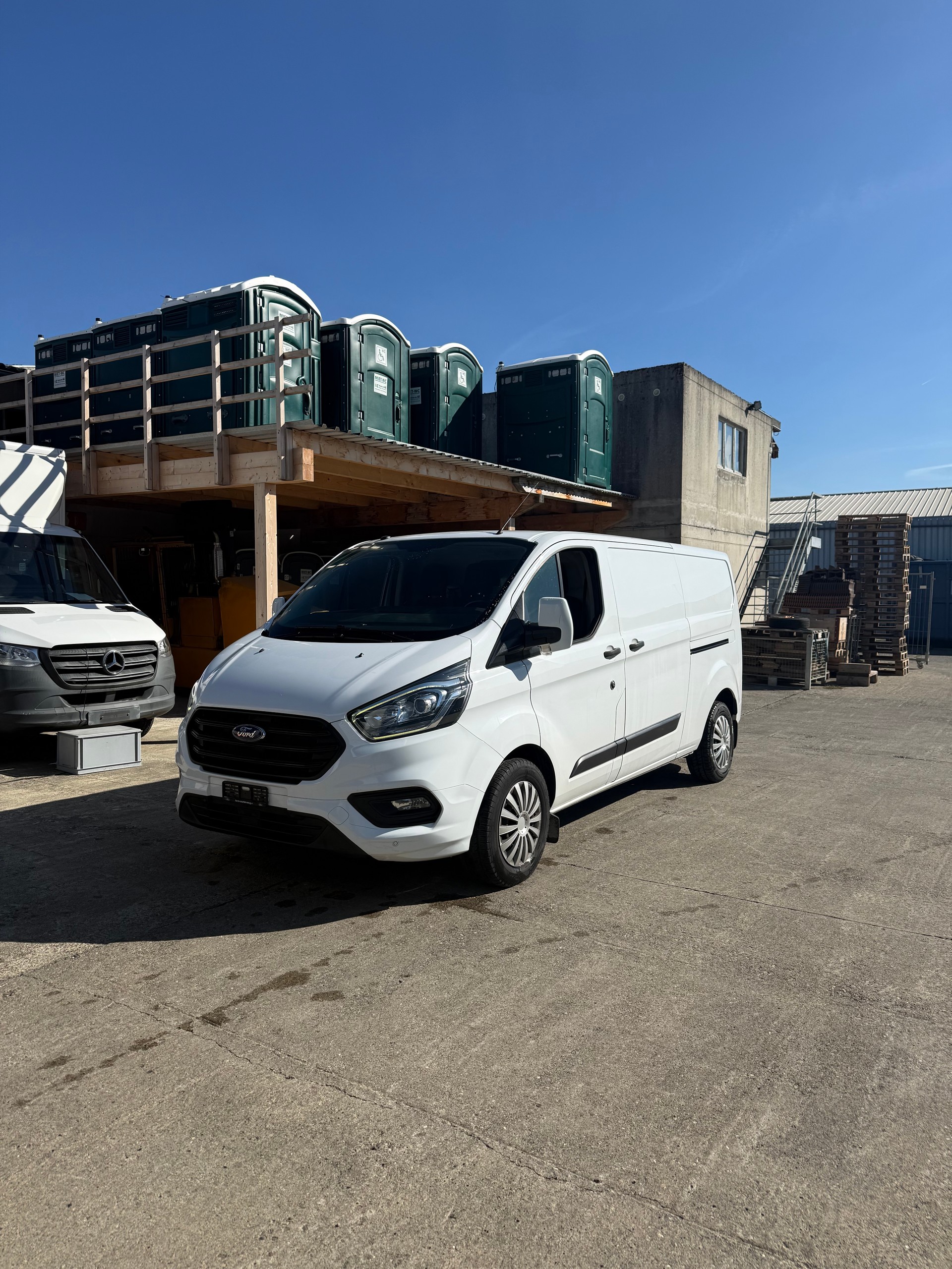 FORD Transit Custom Van 340 L2H1 Limited A-image-0