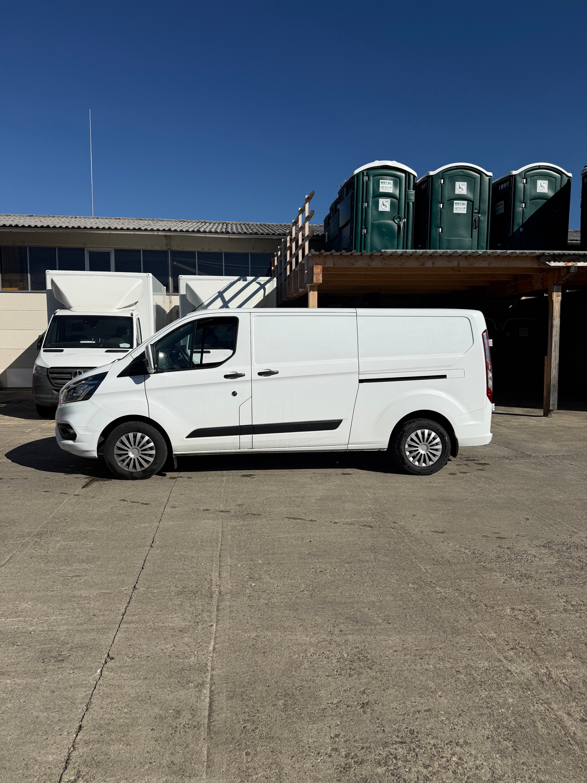 FORD Transit Custom Van 340 L2H1 Limited A-image-2