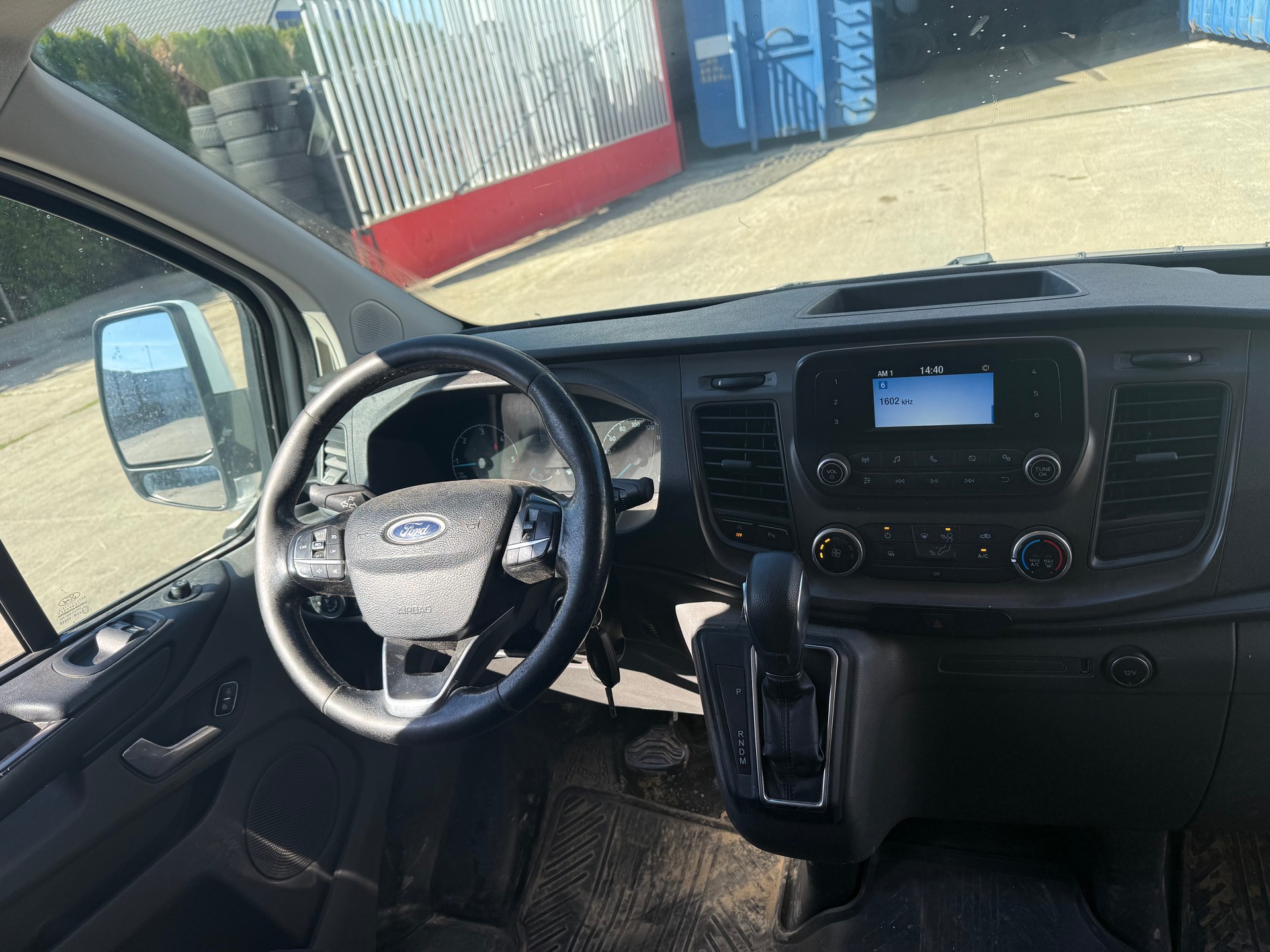 FORD Transit Custom Van 340 L2H1 Limited A-image-6