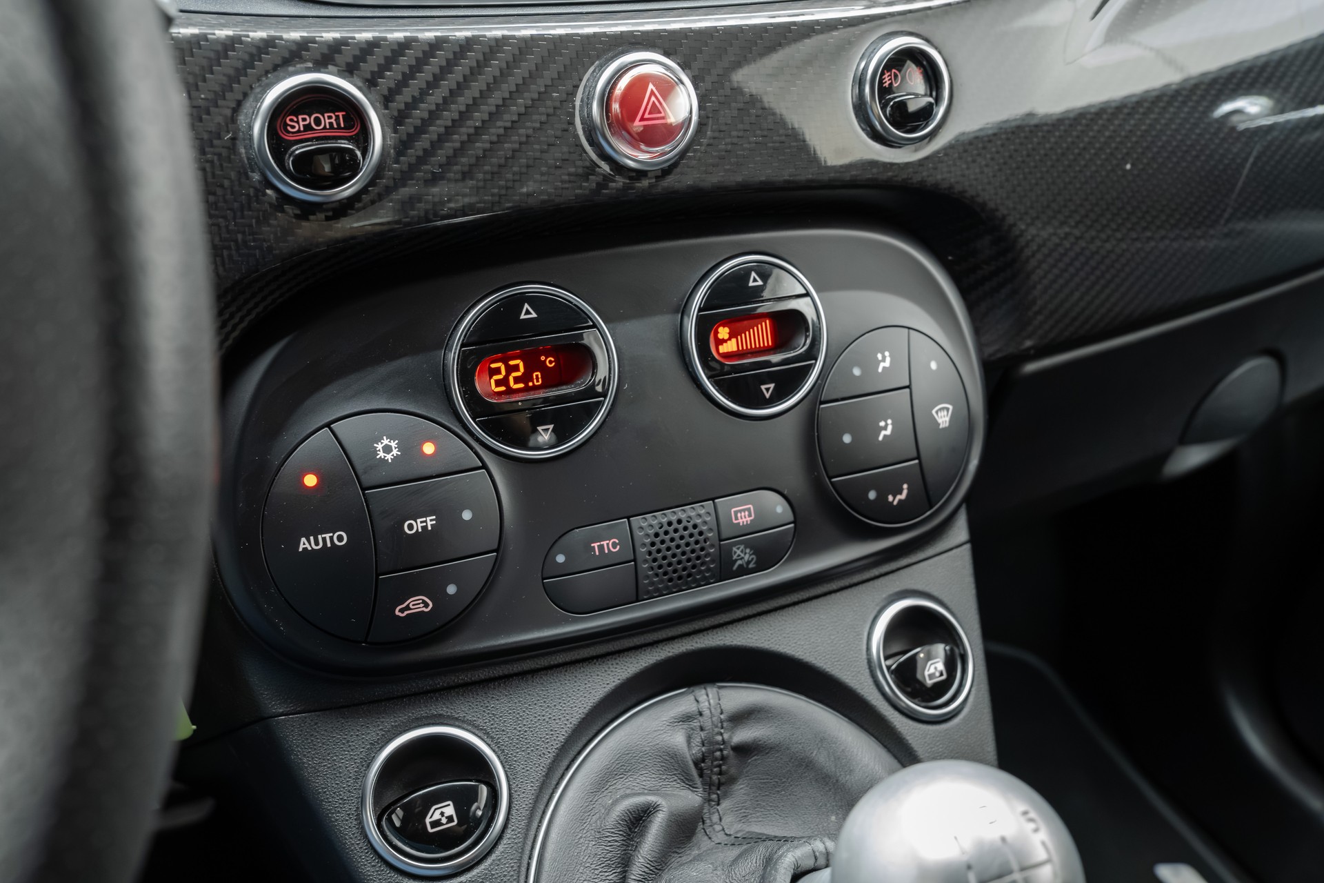 FIAT 595 1.4 Turbo Abarth Competizione 70th Anniv.-image-11