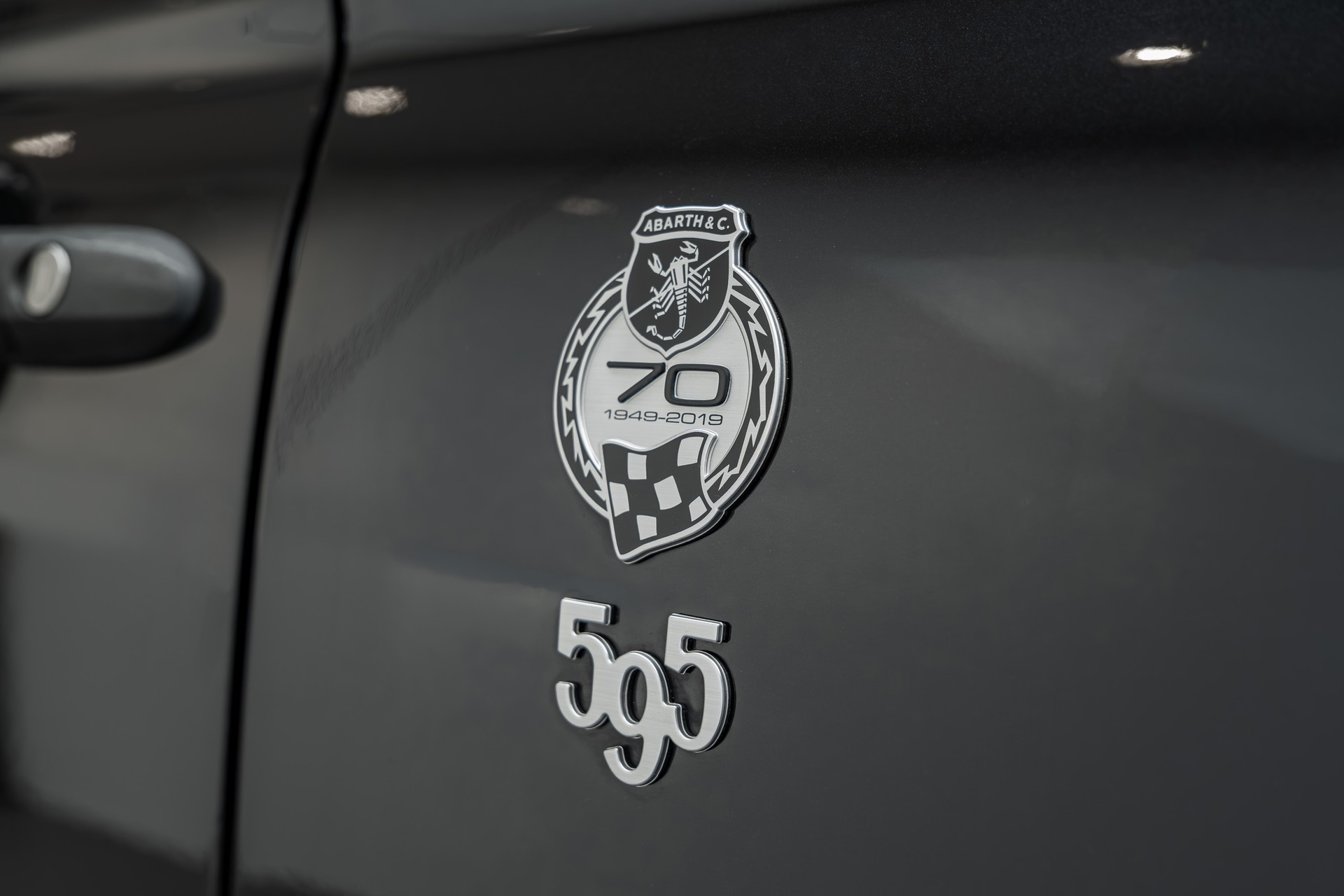 FIAT 595 1.4 Turbo Abarth Competizione 70th Anniv.-image-3