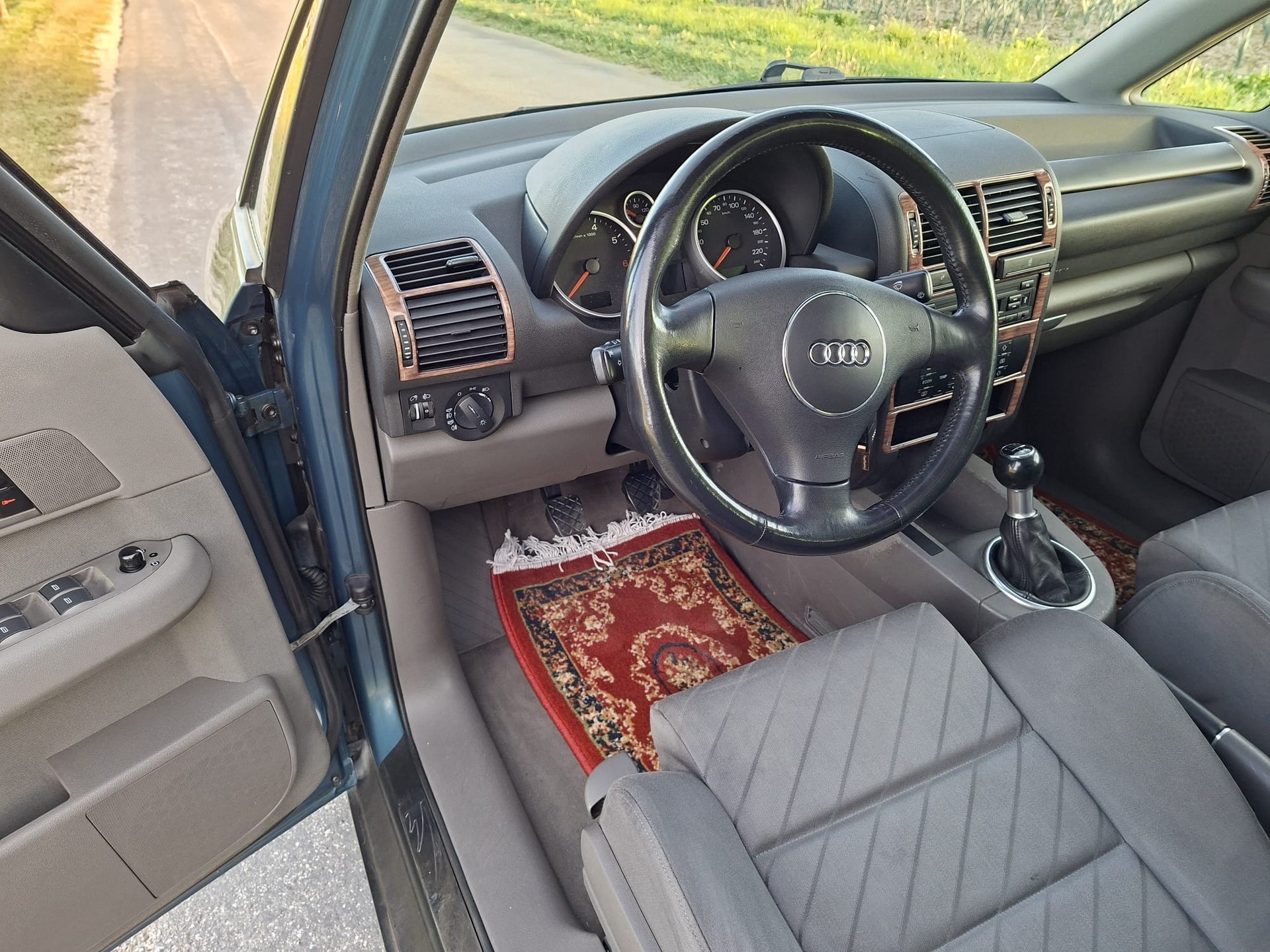 AUDI A2 1.4-image-10