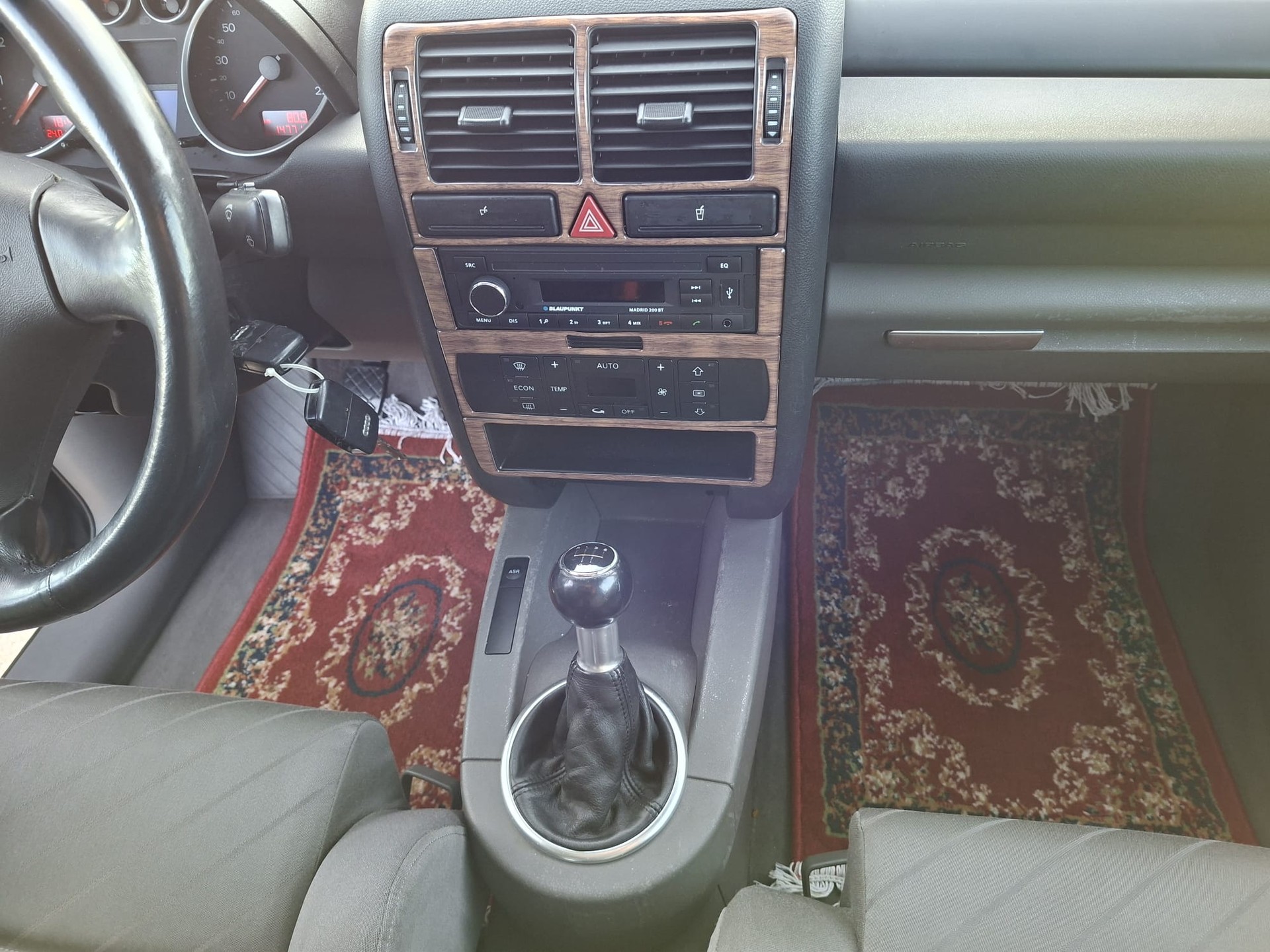 AUDI A2 1.4-image-9