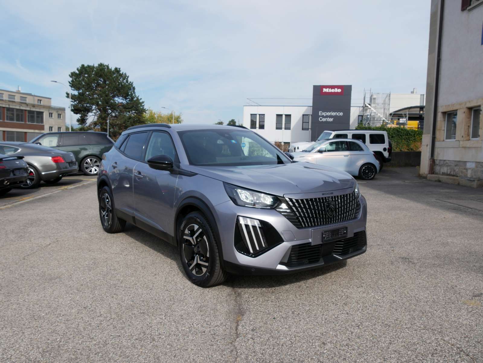 PEUGEOT 2008 1.2 PureTech Allure Premium-image-14