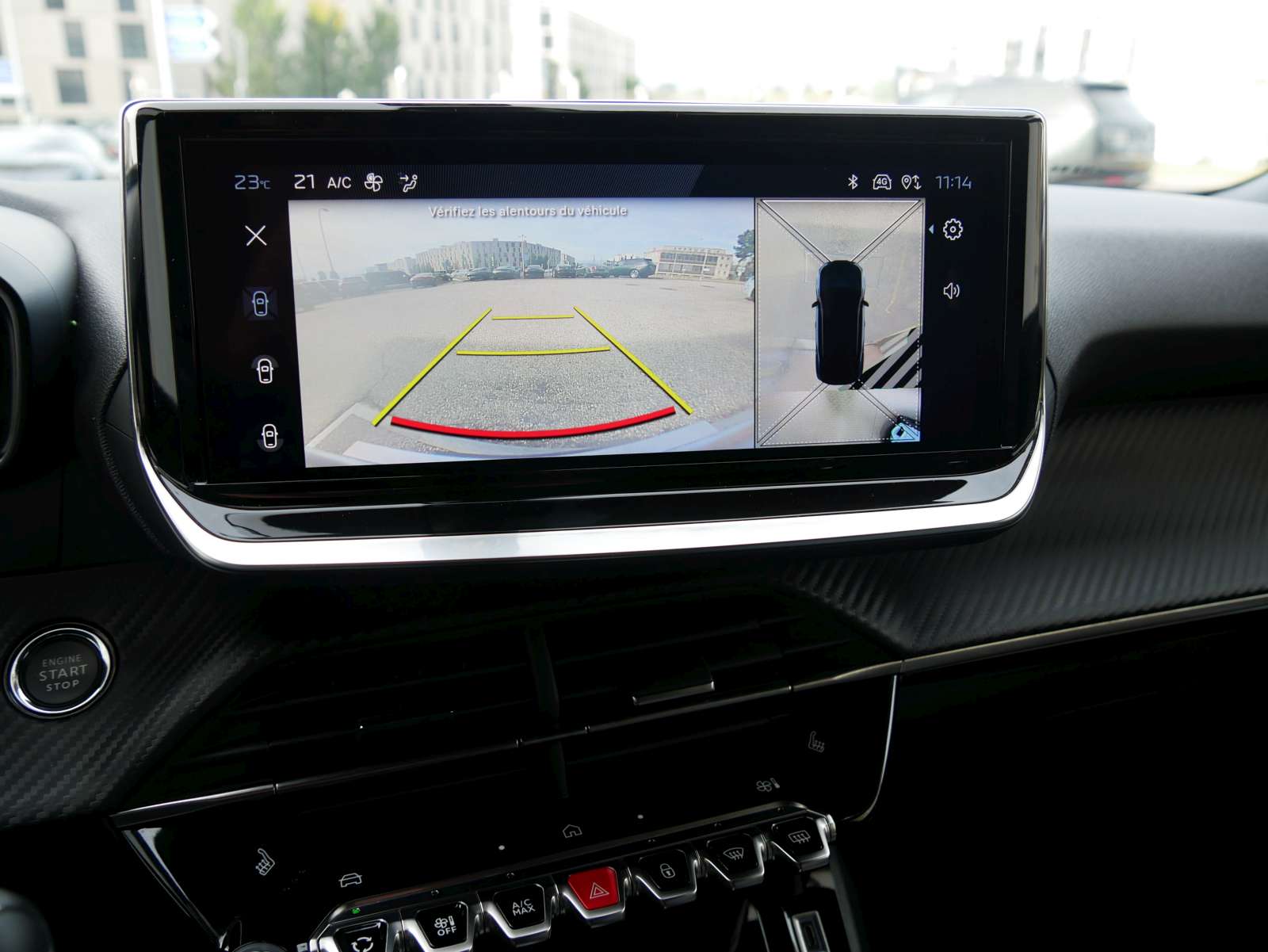 PEUGEOT 2008 1.2 PureTech Allure Premium-image-9