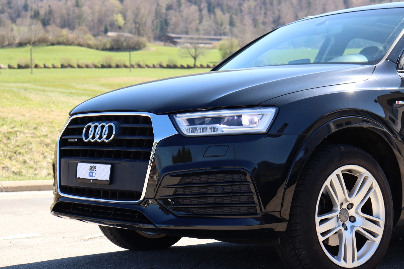 AUDI Q3 2.0 TDI sport quattro S-tronic • S Line • Toit Panoramique • Alcantara-image-3