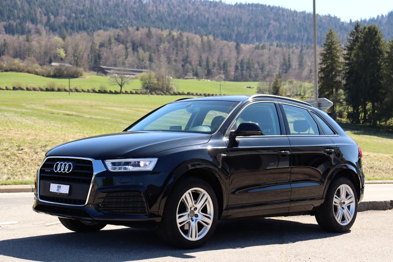 AUDI Q3 2.0 TDI sport quattro S-tronic • S Line • Toit Panoramique • Alcantara-image-2