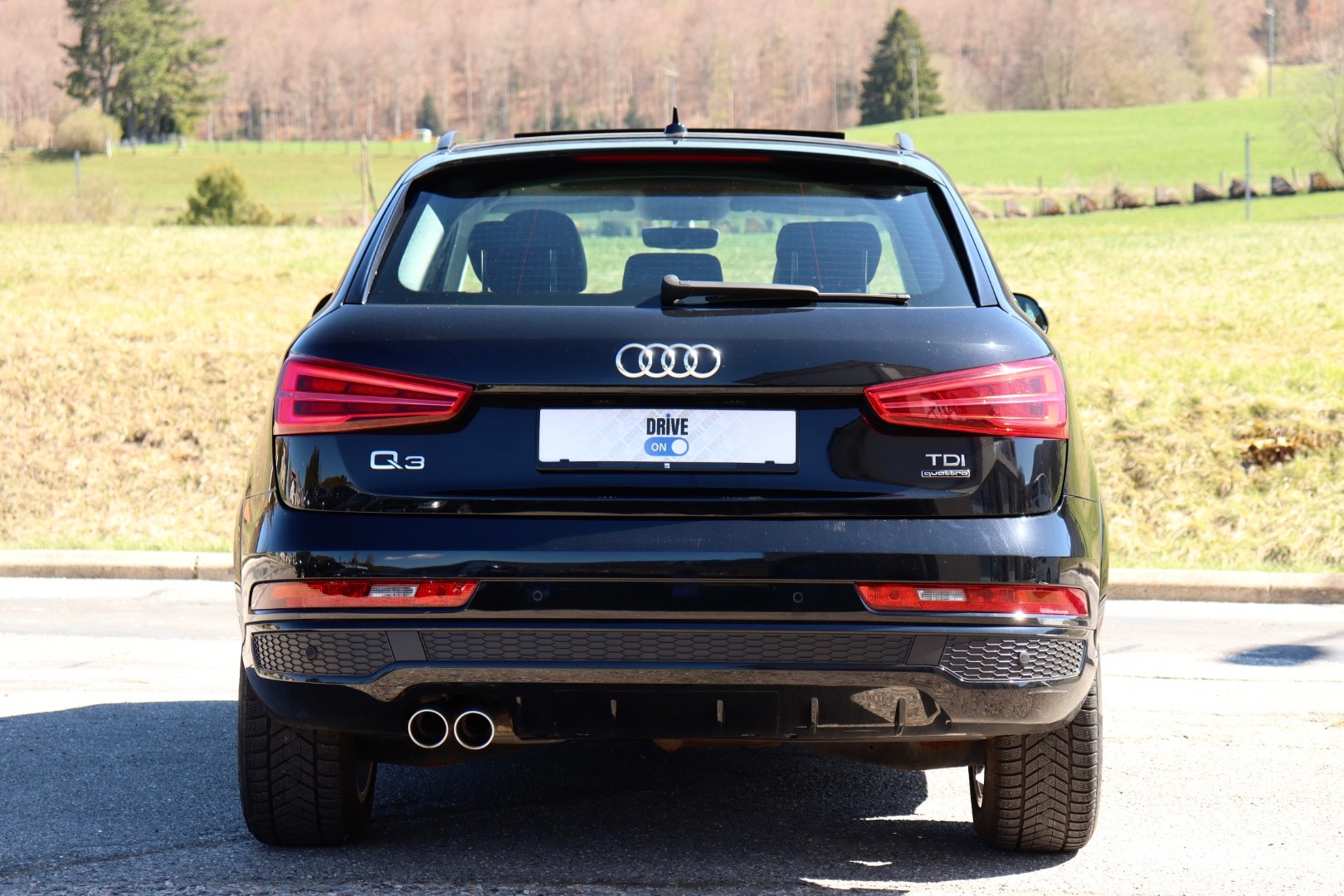 AUDI Q3 2.0 TDI sport quattro S-tronic • S Line • Toit Panoramique • Alcantara-image-6