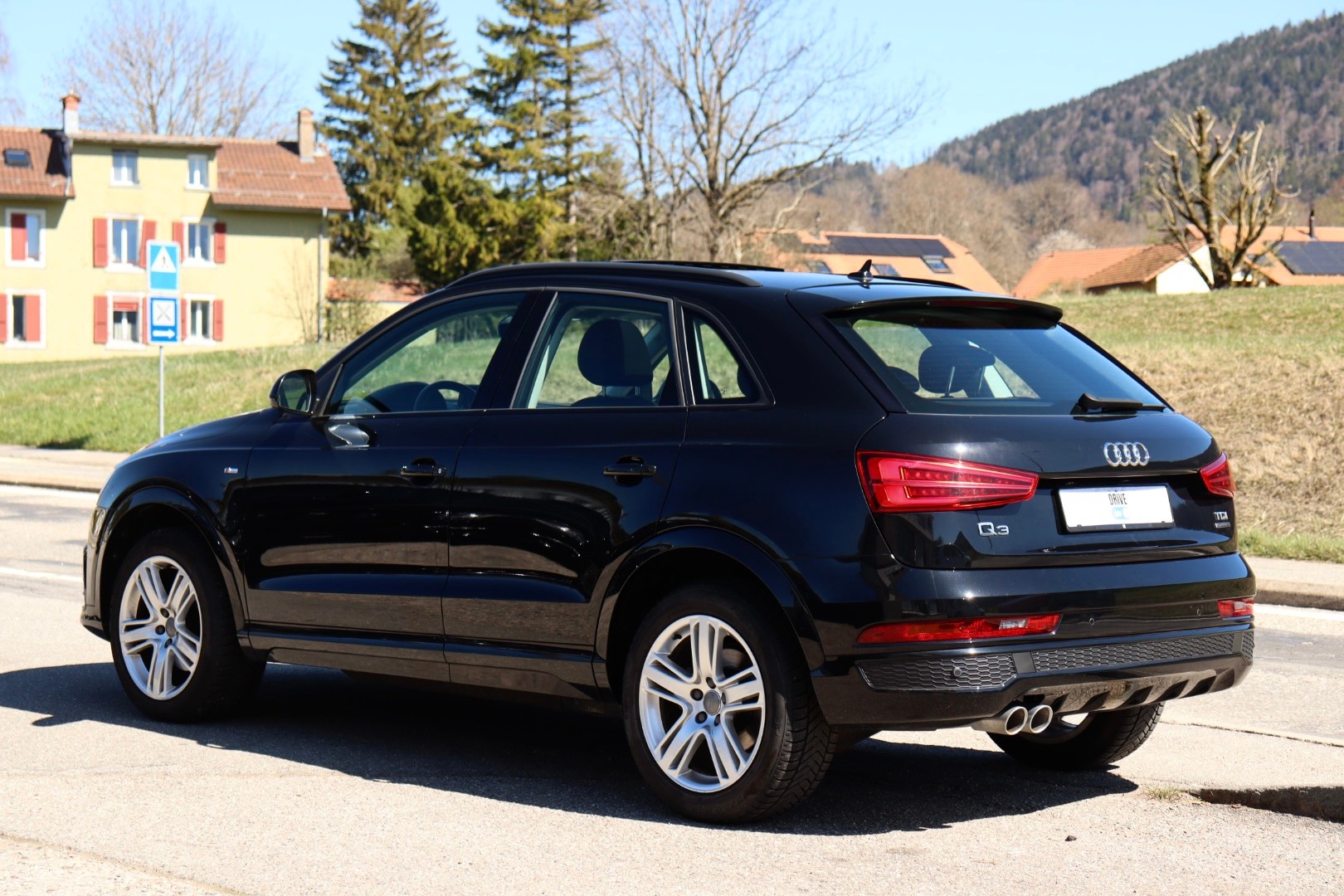 AUDI Q3 2.0 TDI sport quattro S-tronic • S Line • Toit Panoramique • Alcantara-image-5