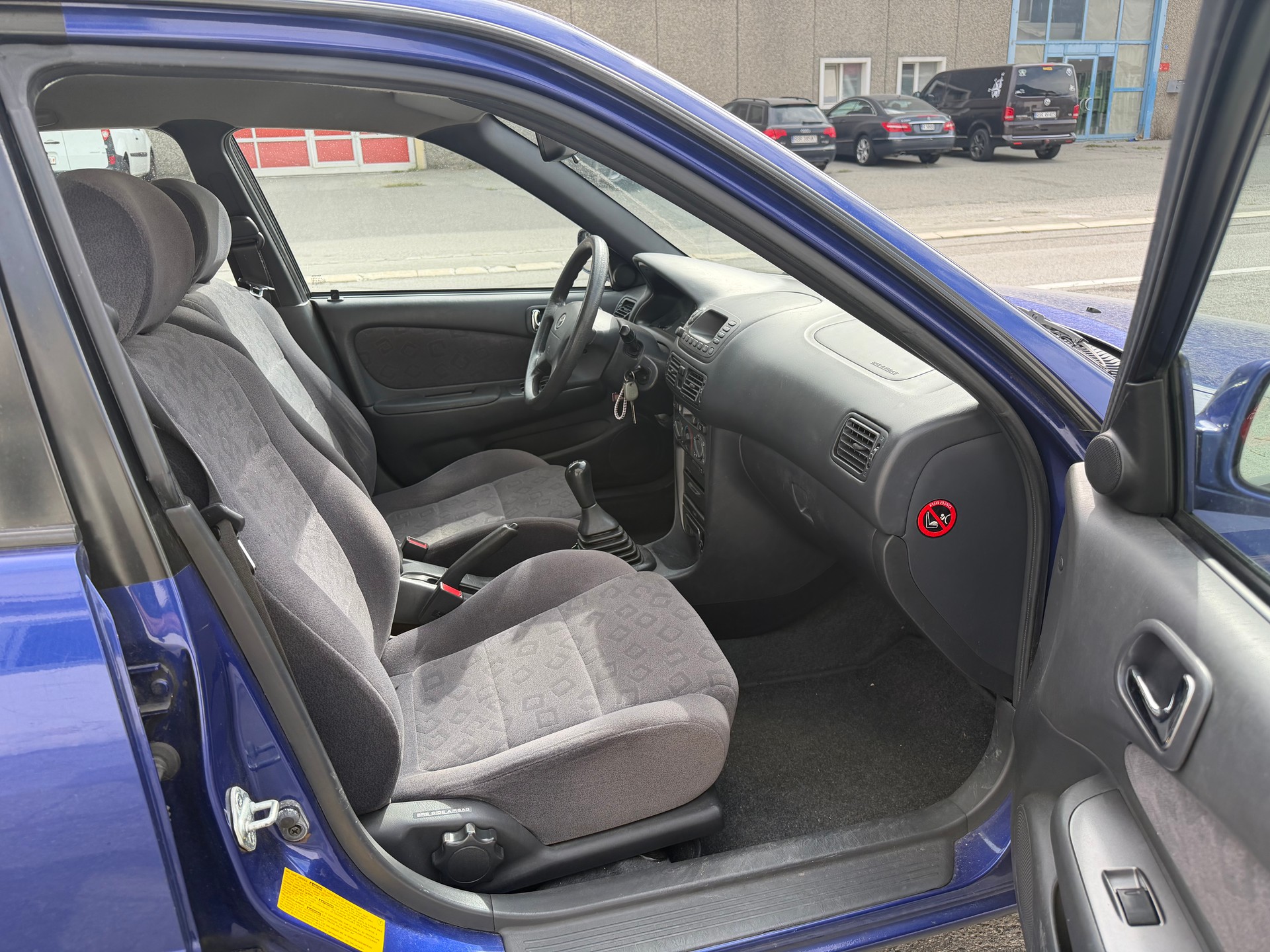 TOYOTA Corolla 1.6 Linea Sol plus-image-4