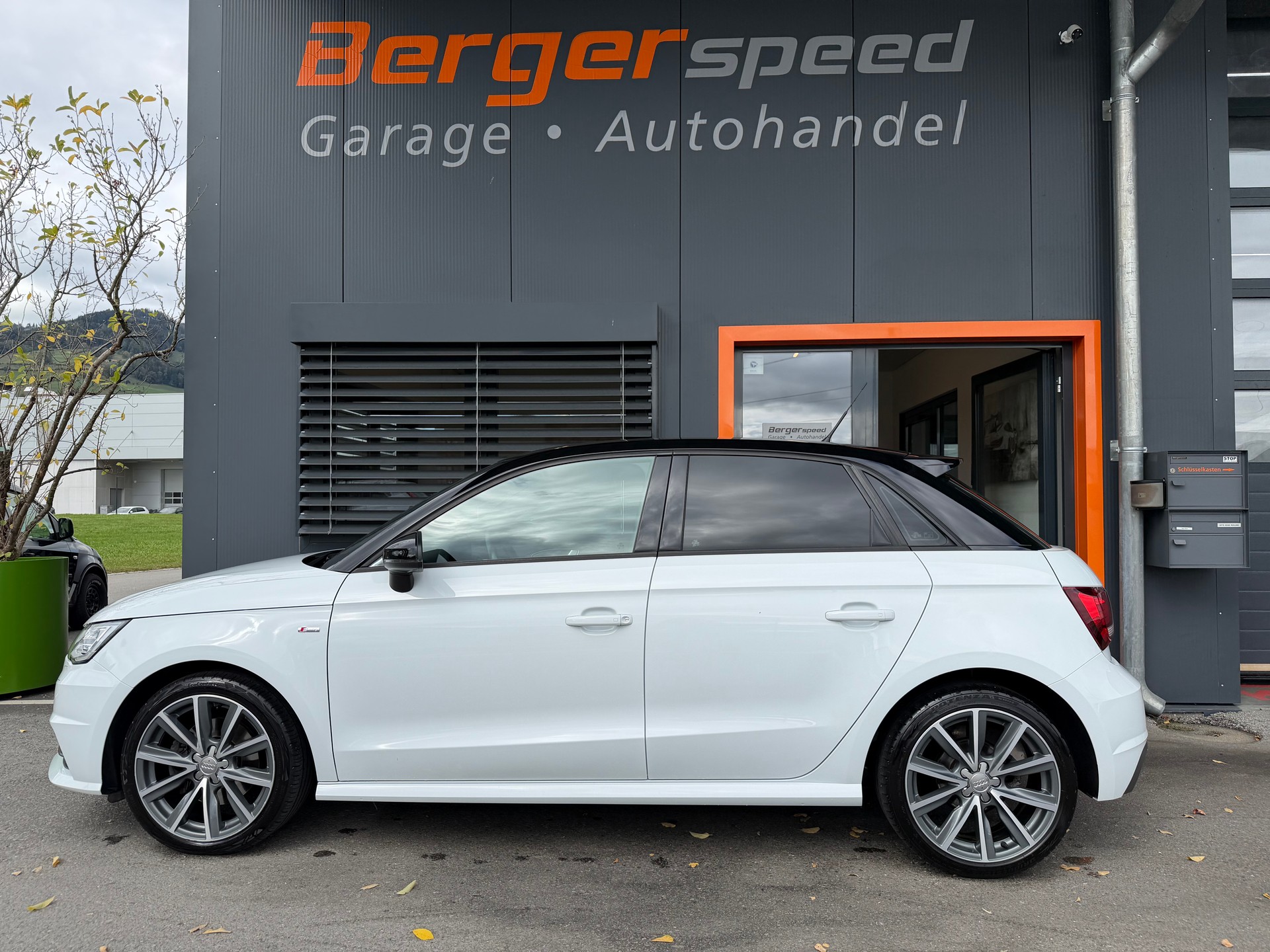 AUDI A1 Sportback 1.4 TFSI Sport S-tronic-image-1