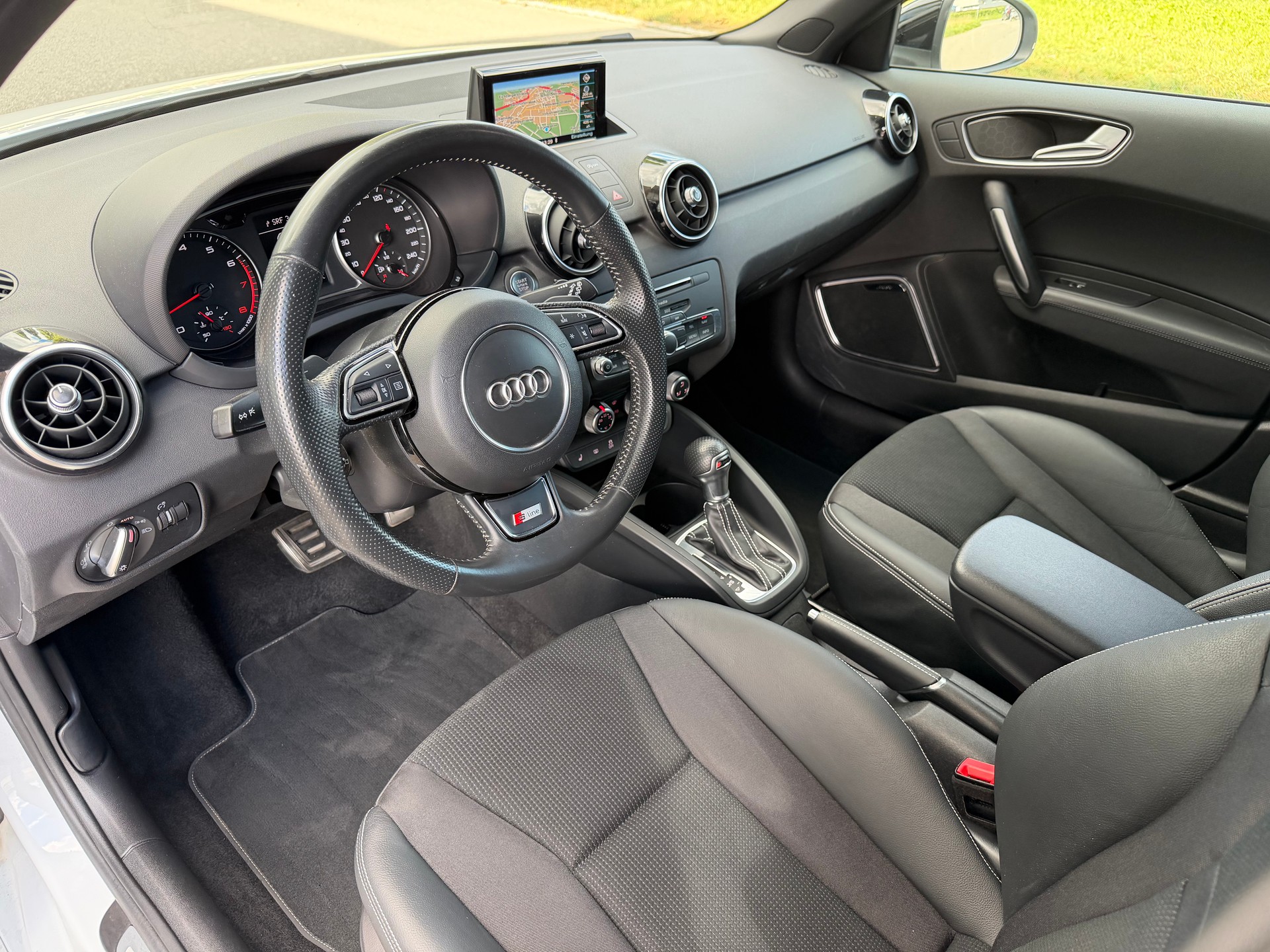 AUDI A1 Sportback 1.4 TFSI Sport S-tronic-image-6