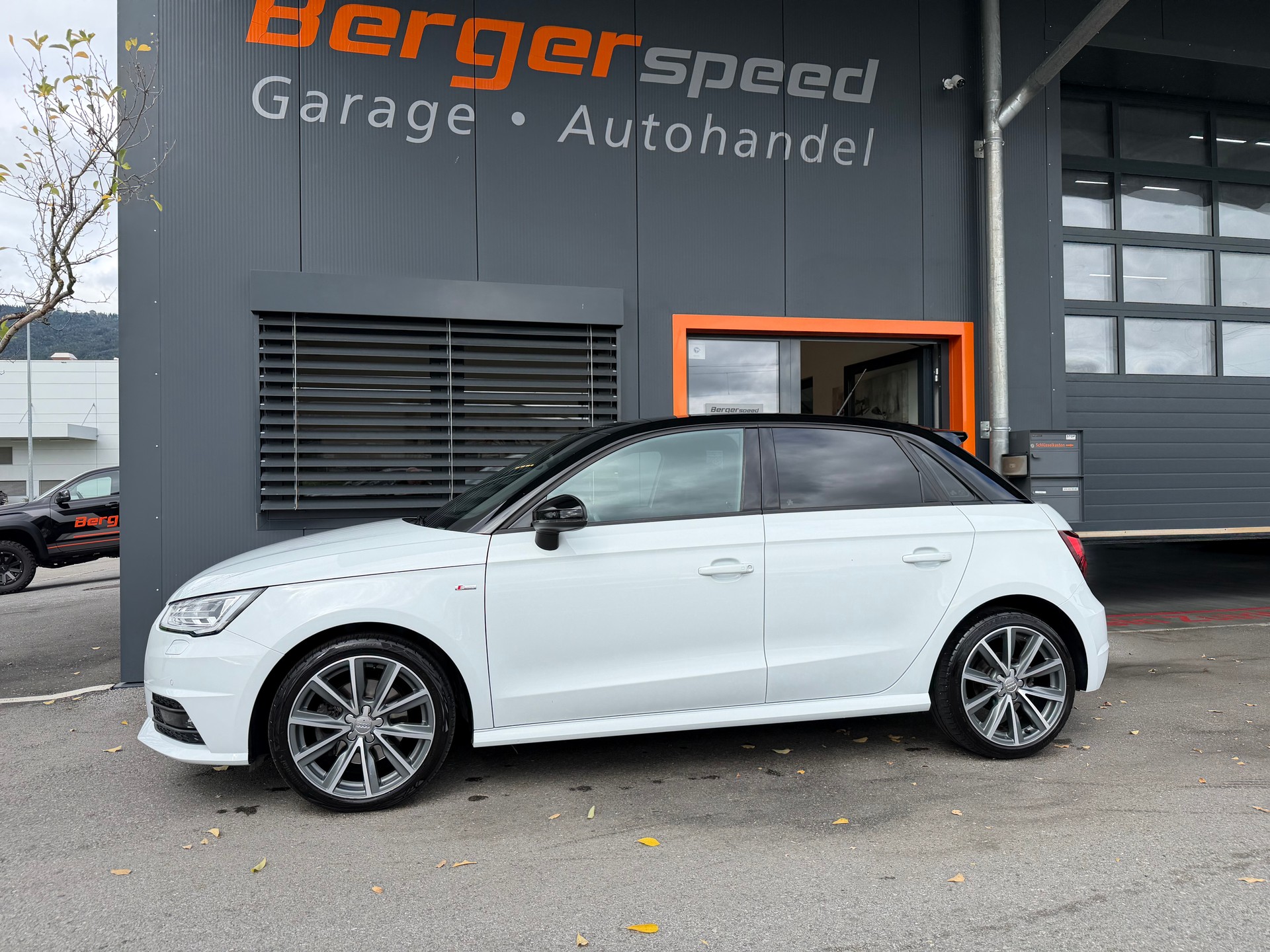 AUDI A1 Sportback 1.4 TFSI Sport S-tronic-image-4
