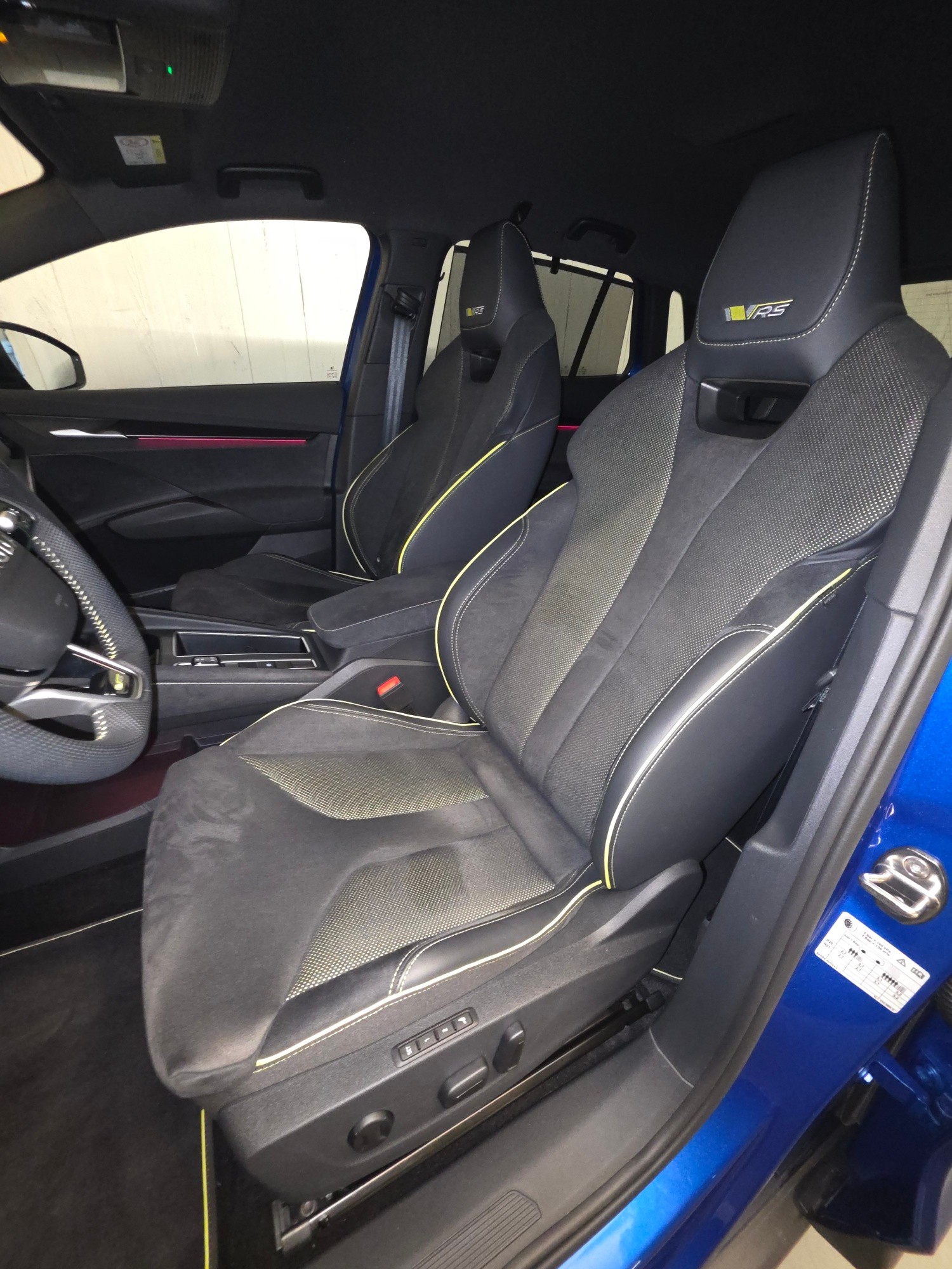 SKODA Elroq RS 4x4-image-13