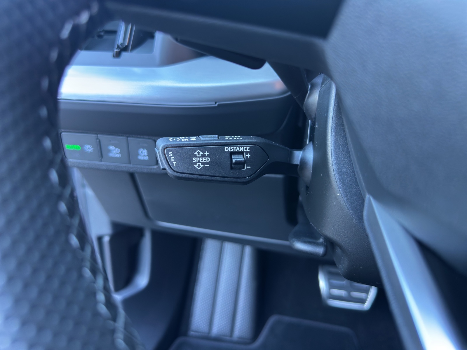 AUDI Q4 e-tron SUV quattro performance Swiss Ski-image-14