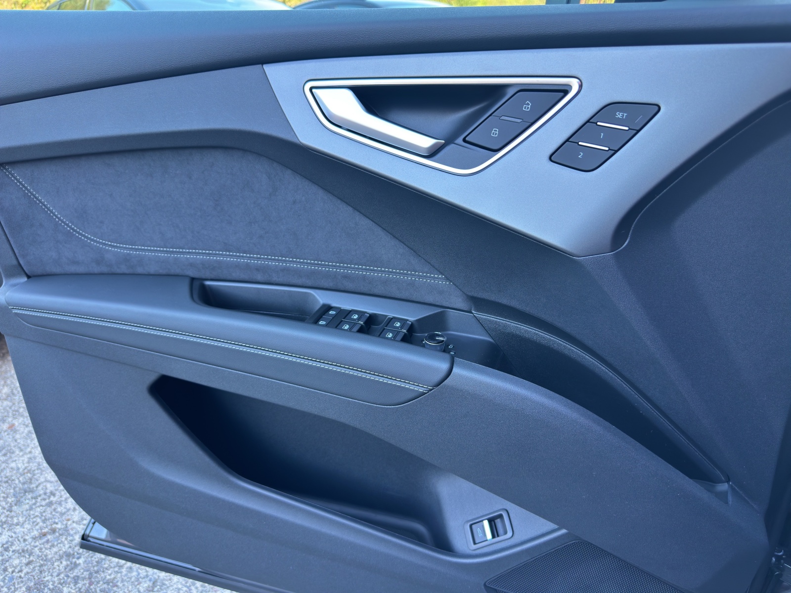 AUDI Q4 e-tron SUV quattro performance Swiss Ski-image-18