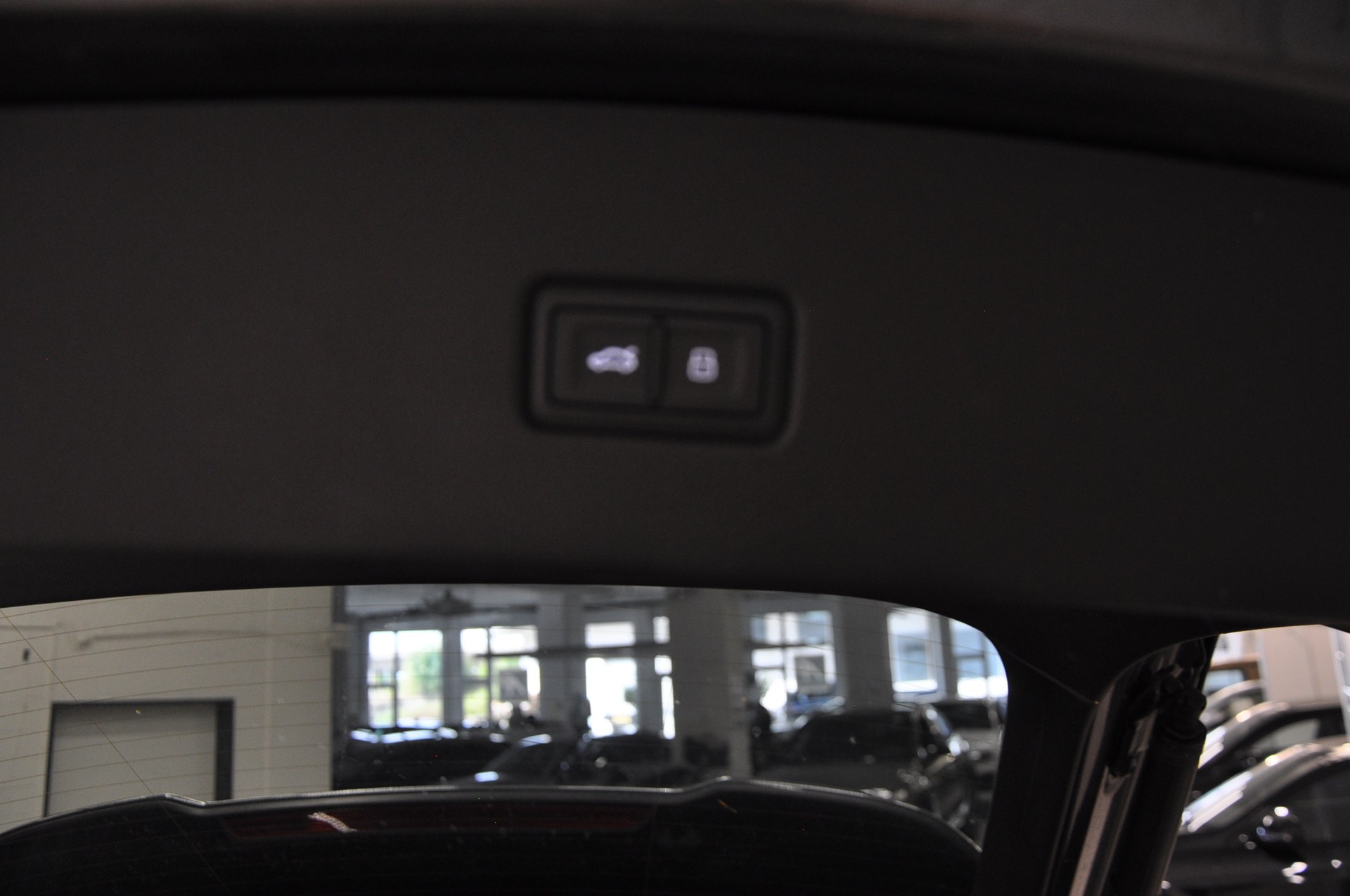 AUDI Q5 Sportback 40 TDI Blackedition quattro S-tronic-image-26