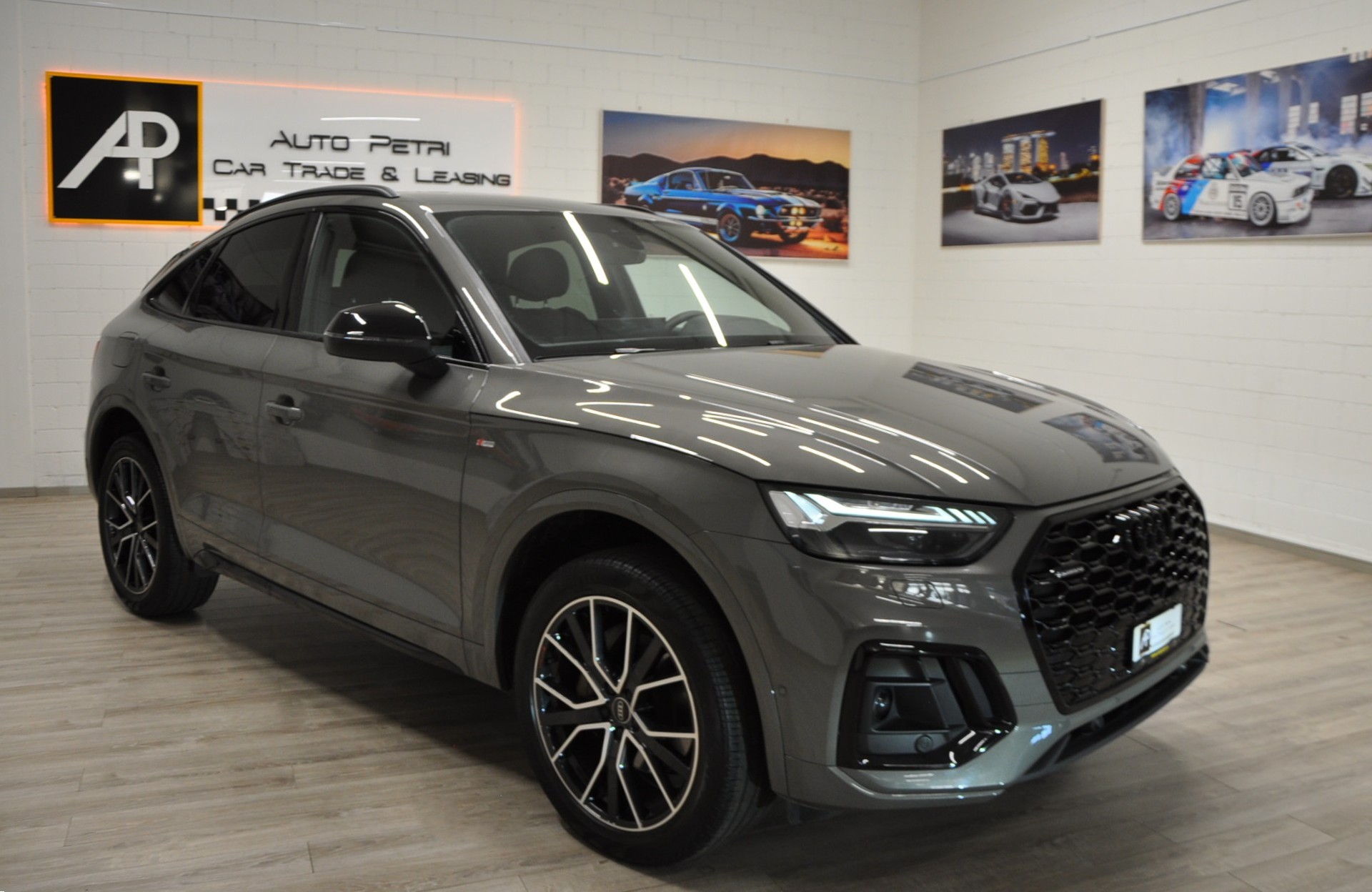 AUDI Q5 Sportback 40 TDI Blackedition quattro S-tronic-image-5