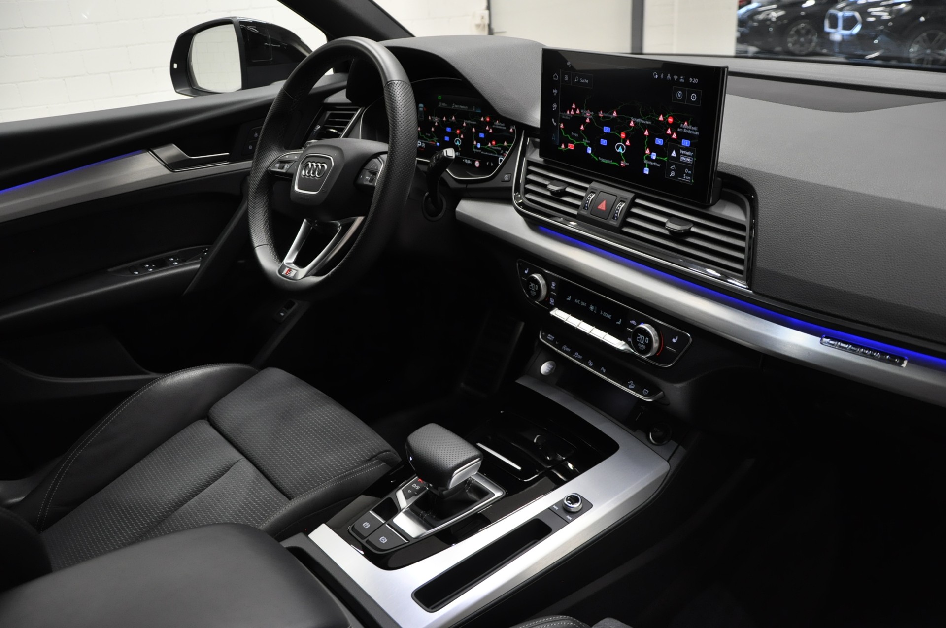 AUDI Q5 Sportback 40 TDI Blackedition quattro S-tronic-image-11