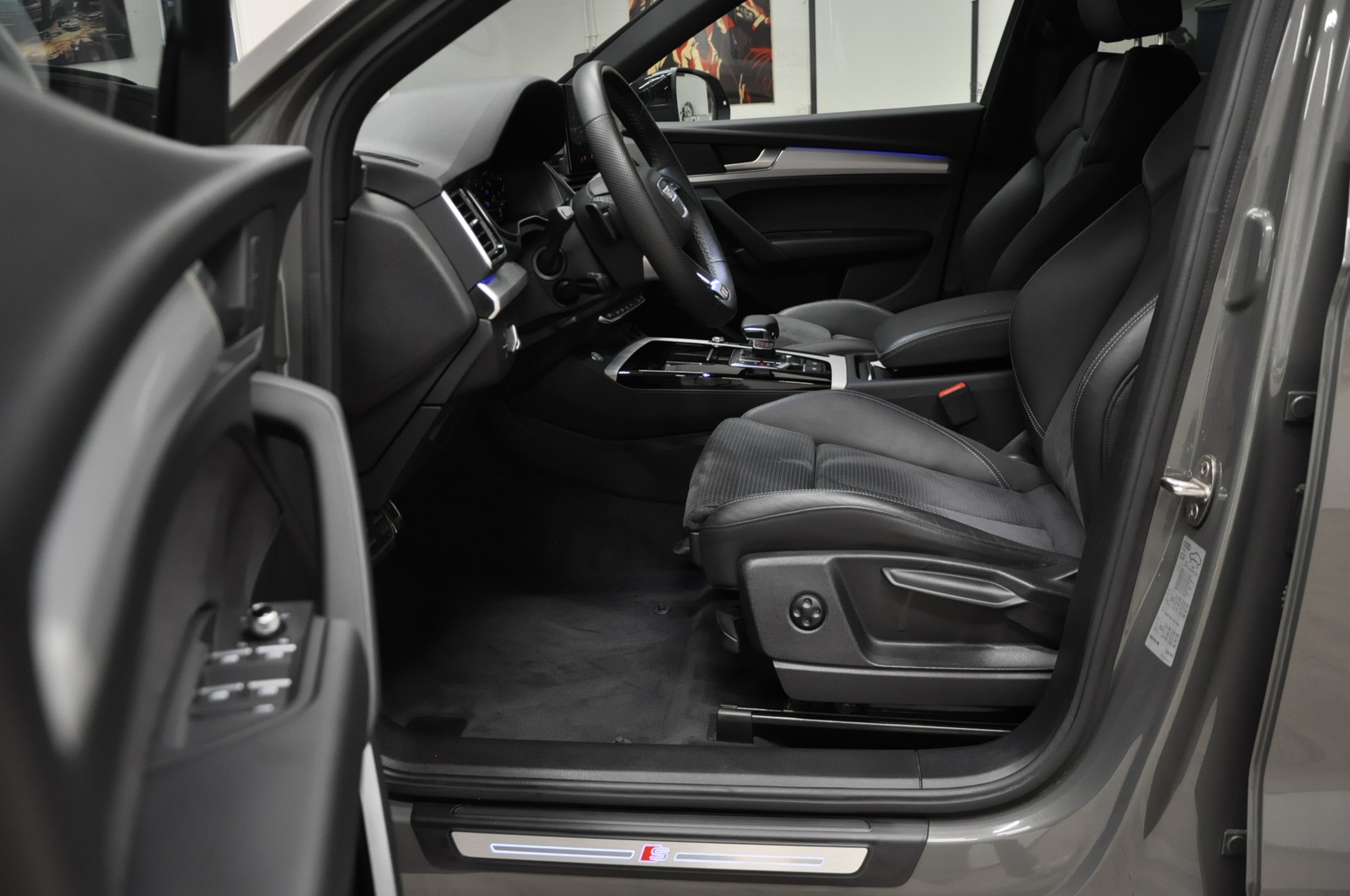 AUDI Q5 Sportback 40 TDI Blackedition quattro S-tronic-image-9