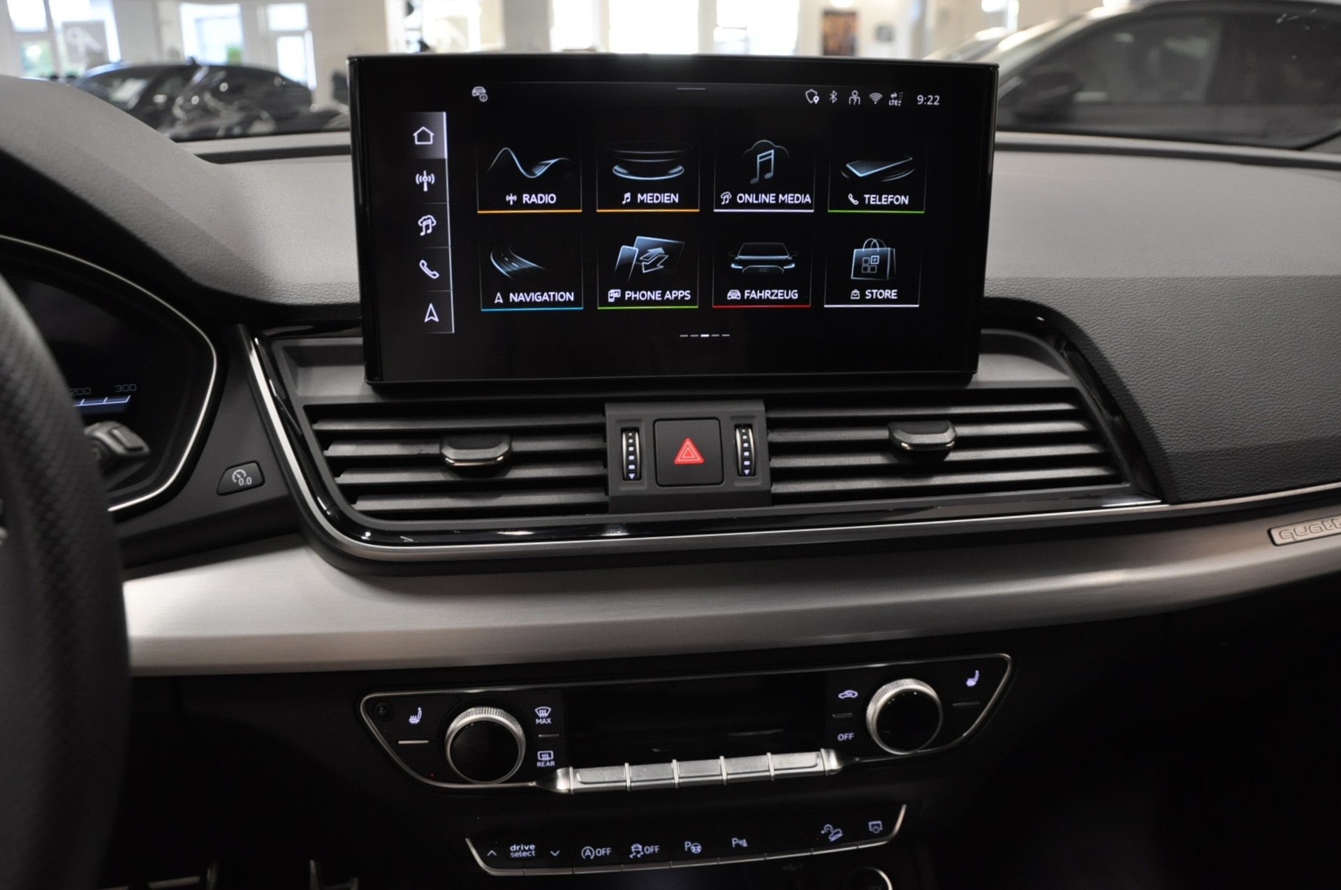 AUDI Q5 Sportback 40 TDI Blackedition quattro S-tronic-image-23